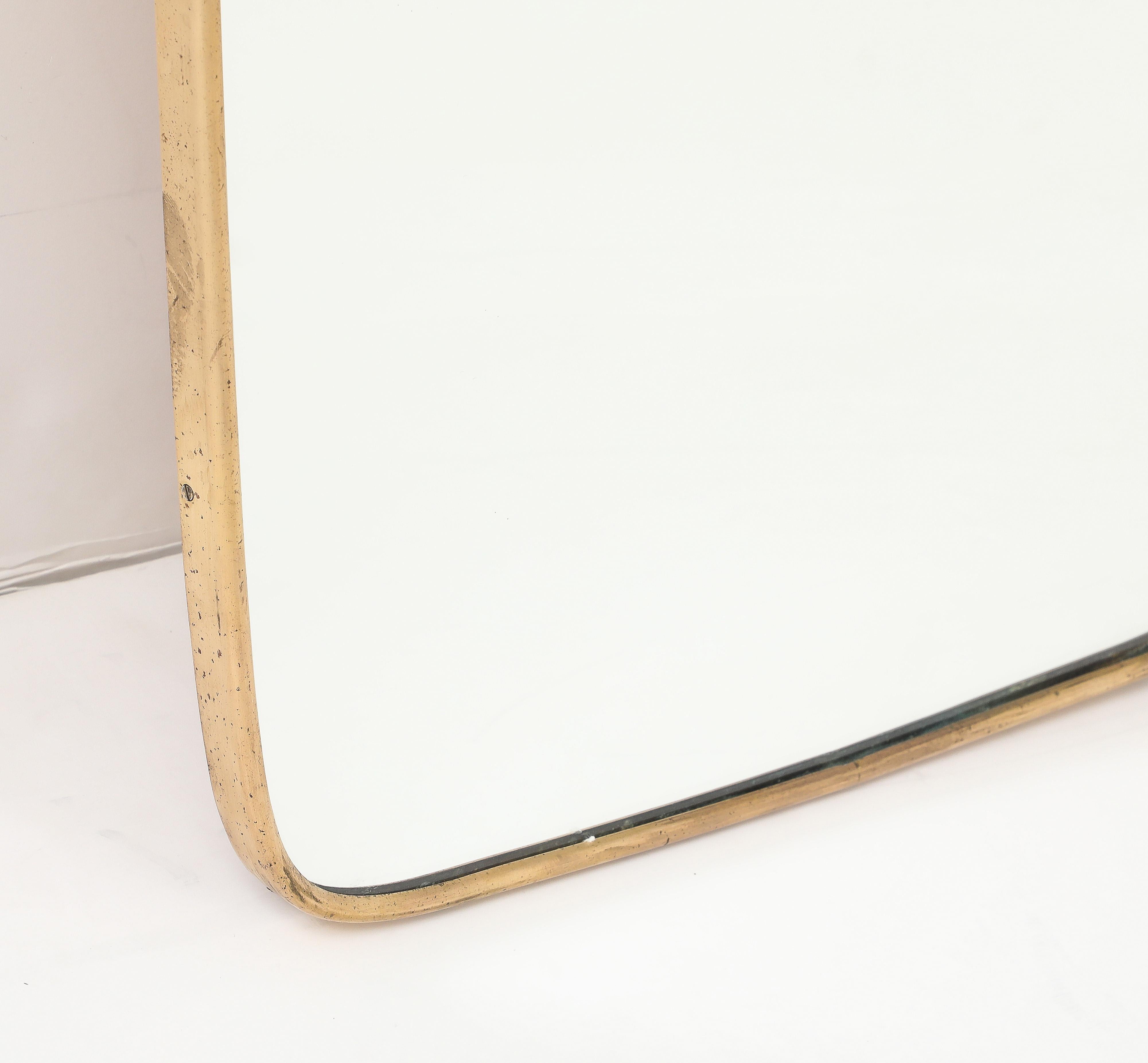 Ottone Specchio con cornice in ottone del Mid Century Modern, Italia, anni '50 in vendita