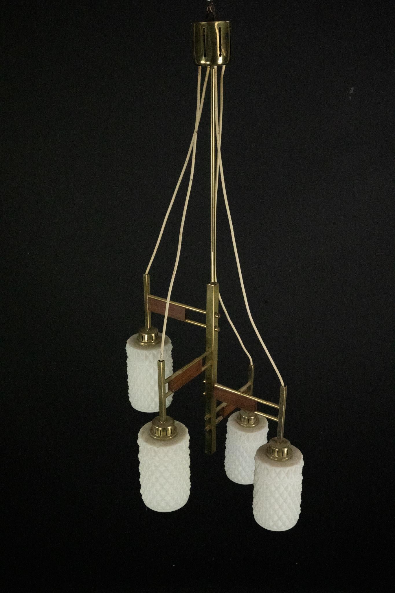 Lampadario moderno di metà secolo in ottone e vetro in stile Stilnovo, Italia anni '50 In condizioni buone in vendita a Catania, CT