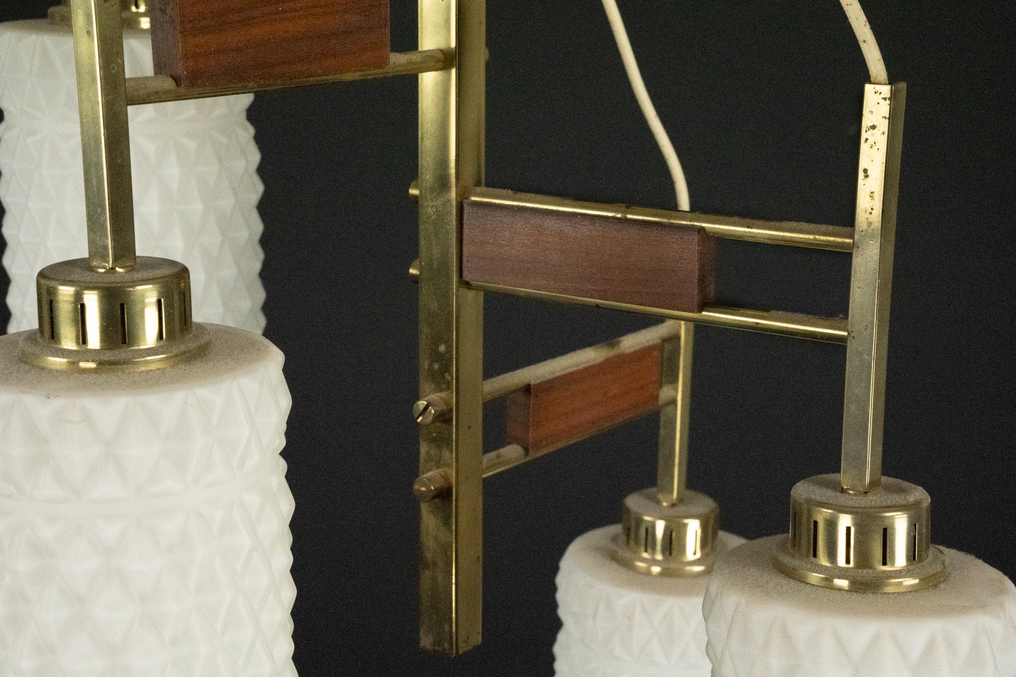 Lampadario moderno di metà secolo in ottone e vetro in stile Stilnovo, Italia anni '50 in vendita 2