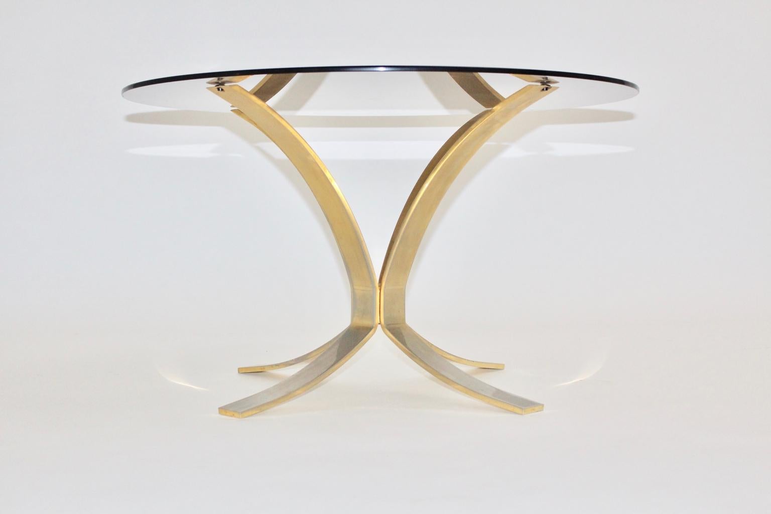 Milieu du XXe siècle Table basse en laiton et verre moderne du milieu du siècle dernier de Roger Sprunger, années 1960 en vente