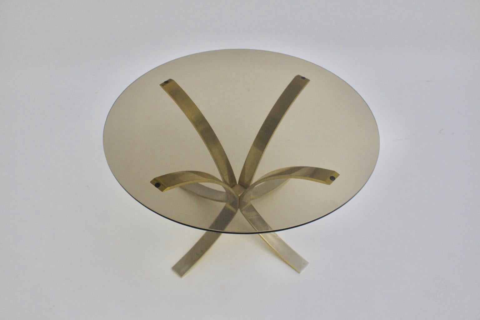 Métal Table basse en laiton et verre moderne du milieu du siècle dernier de Roger Sprunger, années 1960 en vente