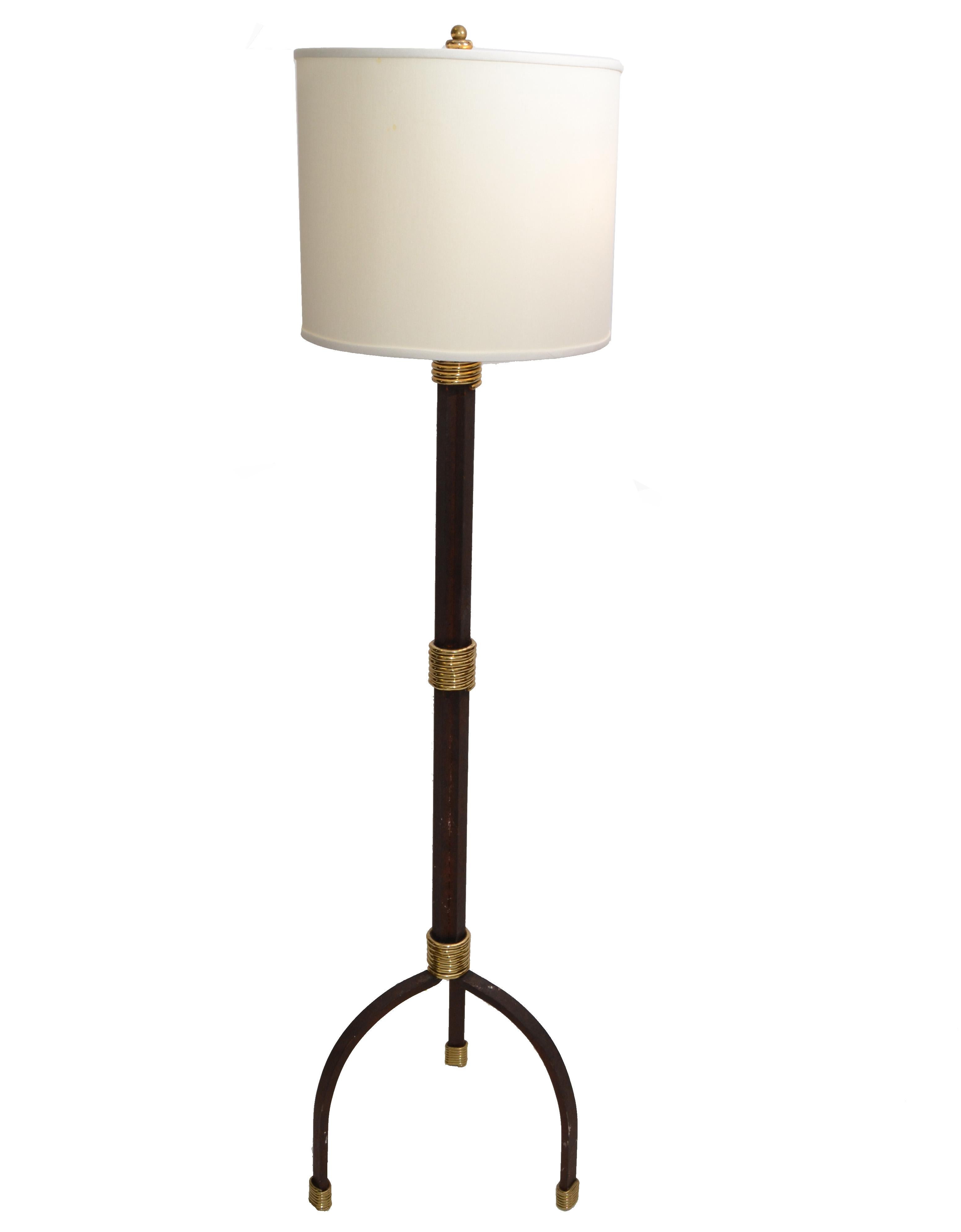Mid-Century Modern Brass & Handcrafted Cast Iron Floor Lamp on Tripod Base 1970s For Sale 7