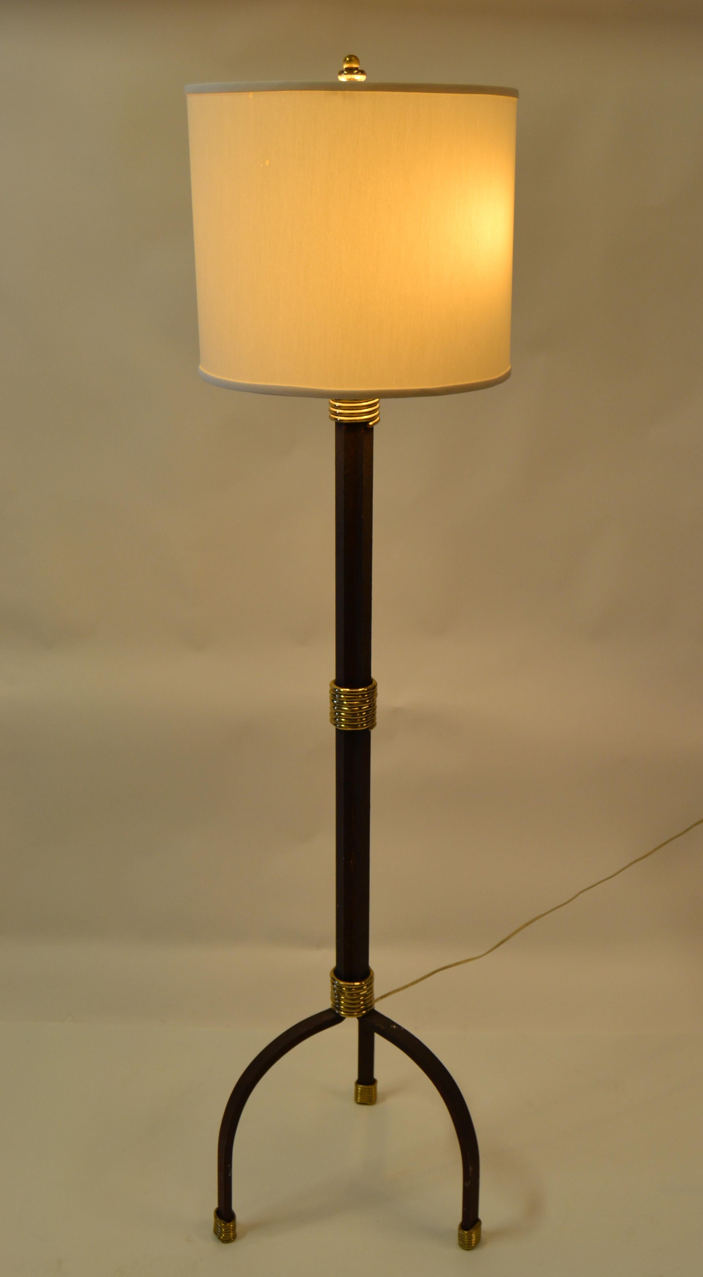 floor lamp with tripod base