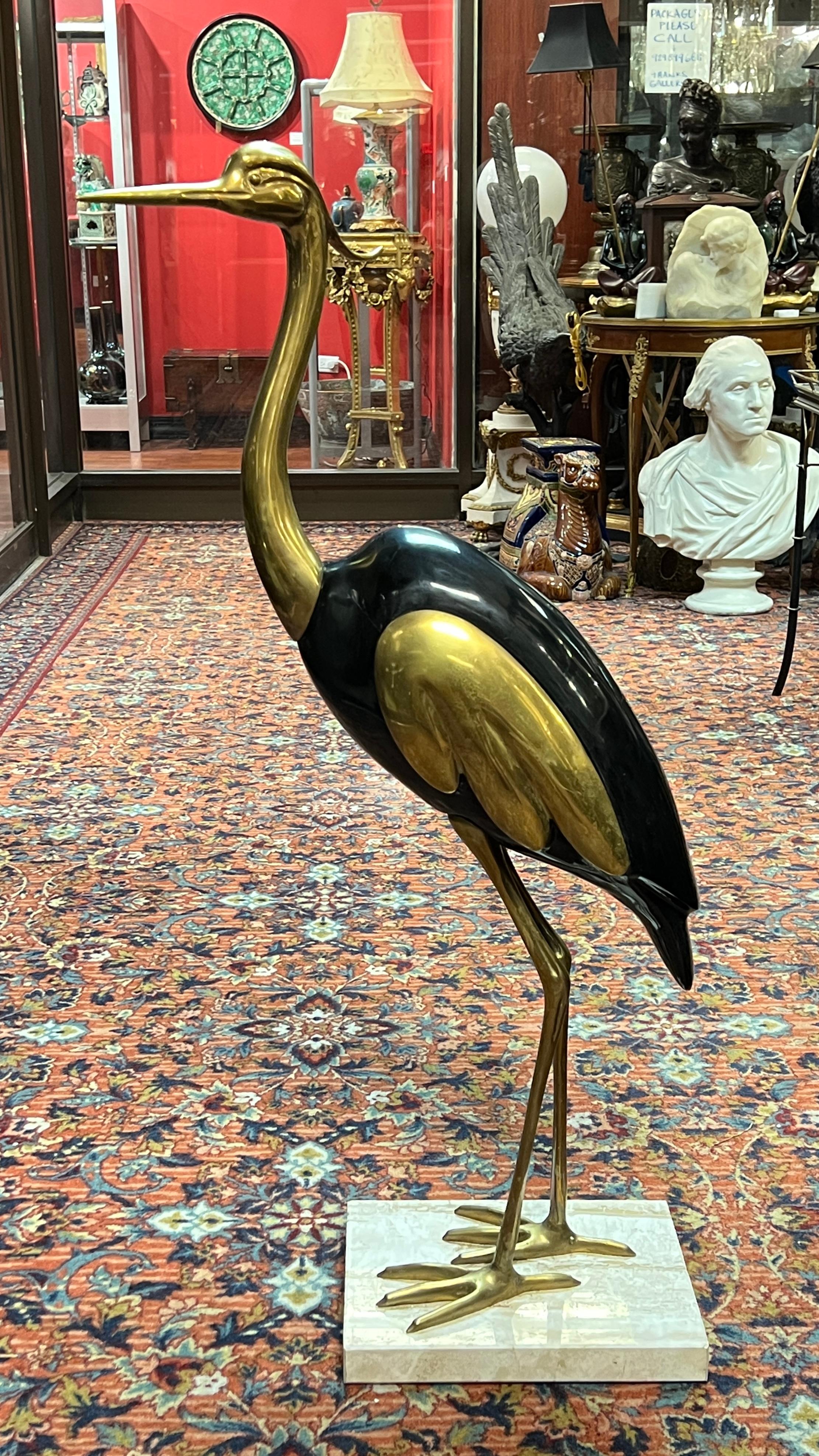 Mid-Century Modern Sculpture de sol moderne du milieu du siècle en laiton, oiseau héron -- 42 pouces de hauteur en vente