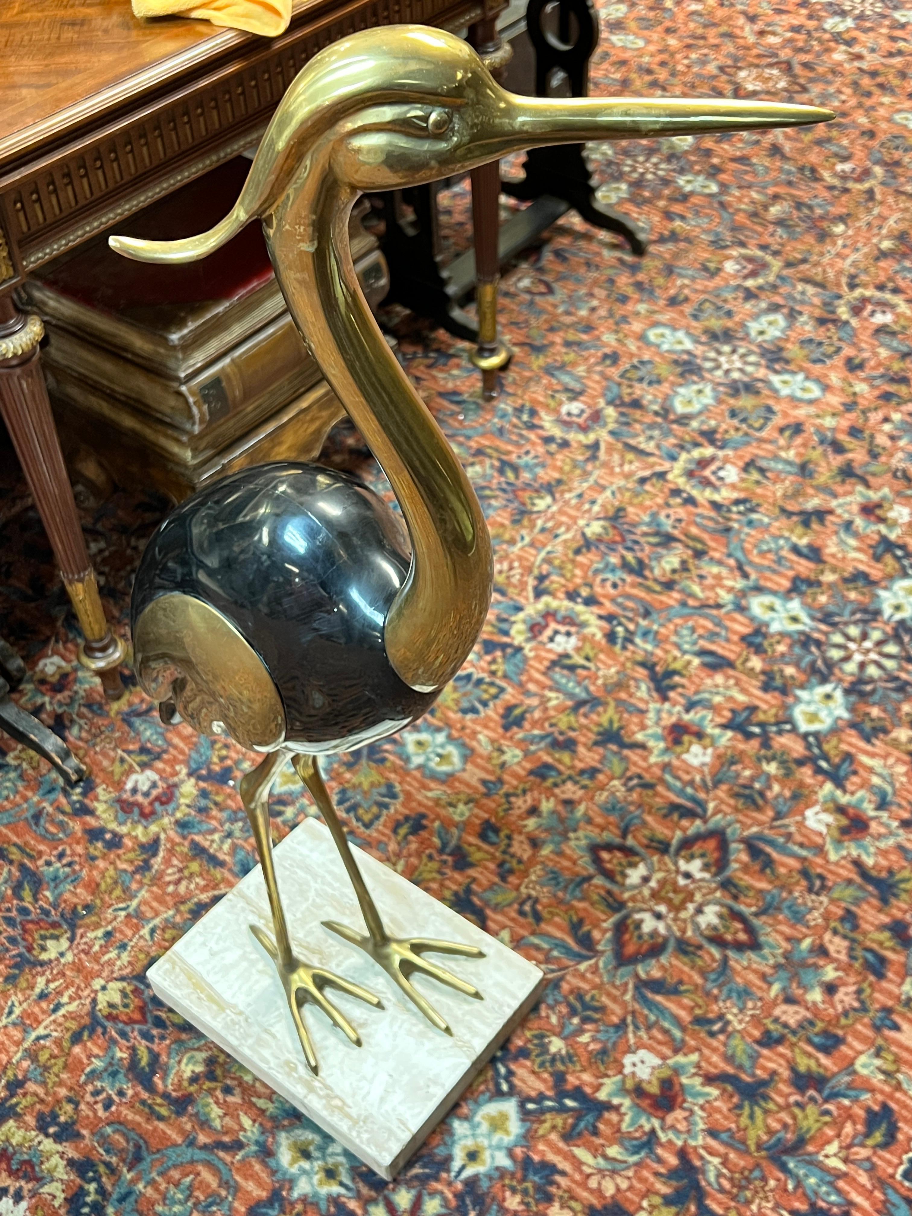 20ième siècle Sculpture de sol moderne du milieu du siècle en laiton, oiseau héron -- 42 pouces de hauteur en vente