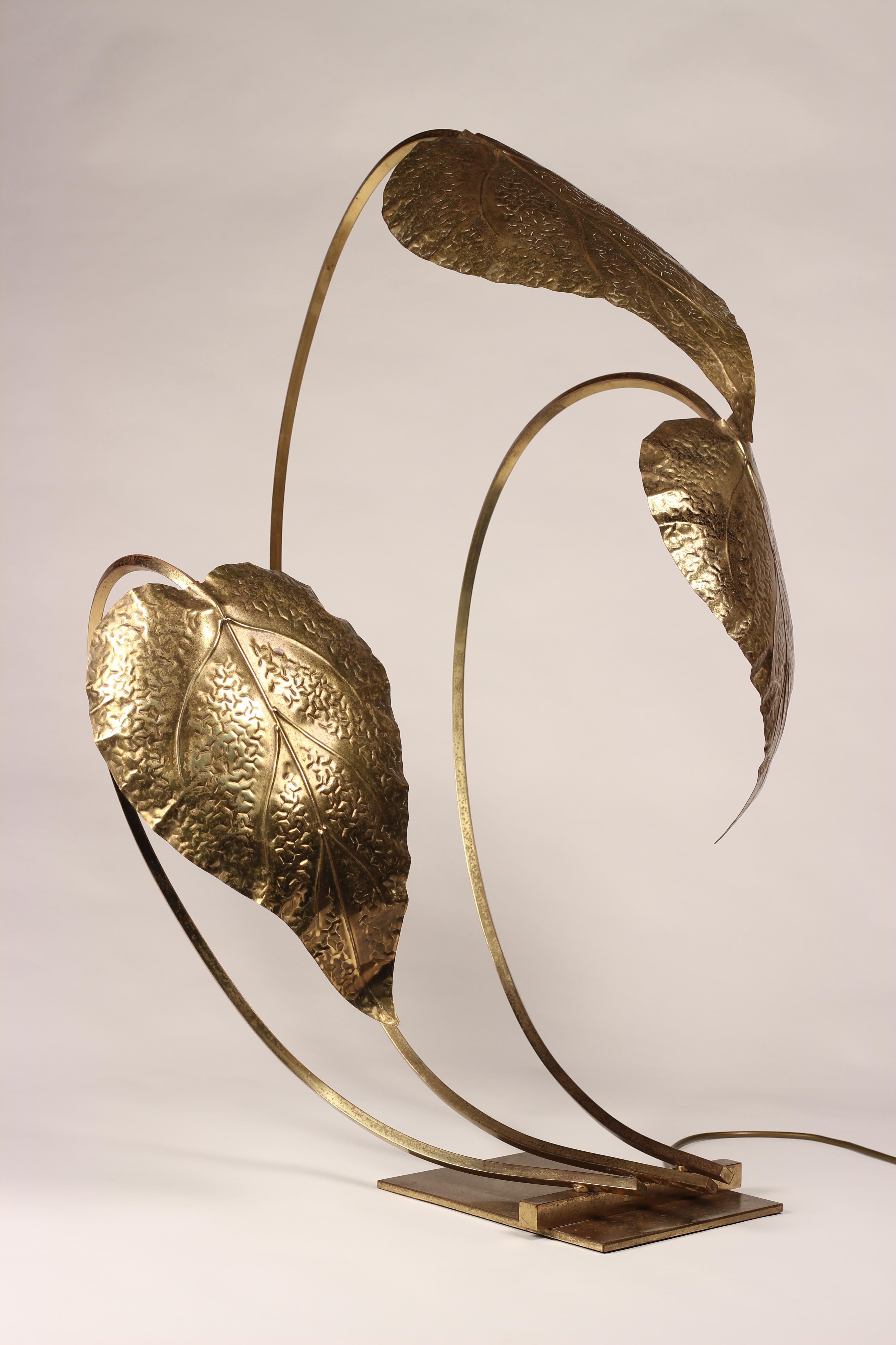 Mid-Century Modern Brass Italian Leaf Light by Tommaso Barbi, 1970s In Good Condition For Sale In London, GB