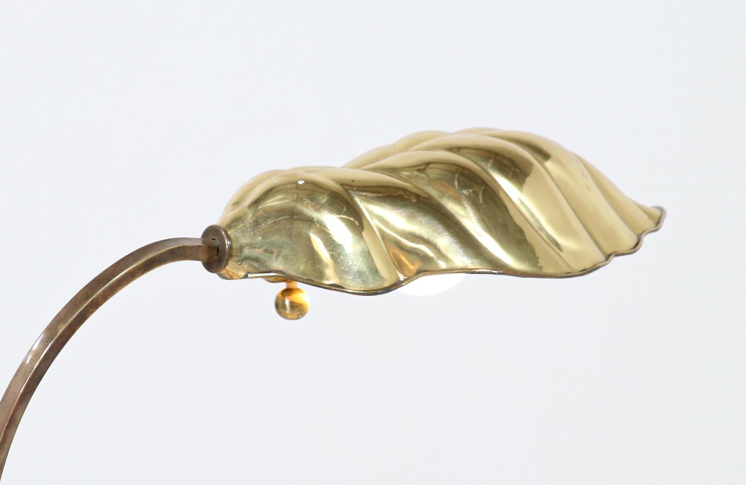 Mid-Century Modern Brass Leaf Table Lamp by Chapman 1