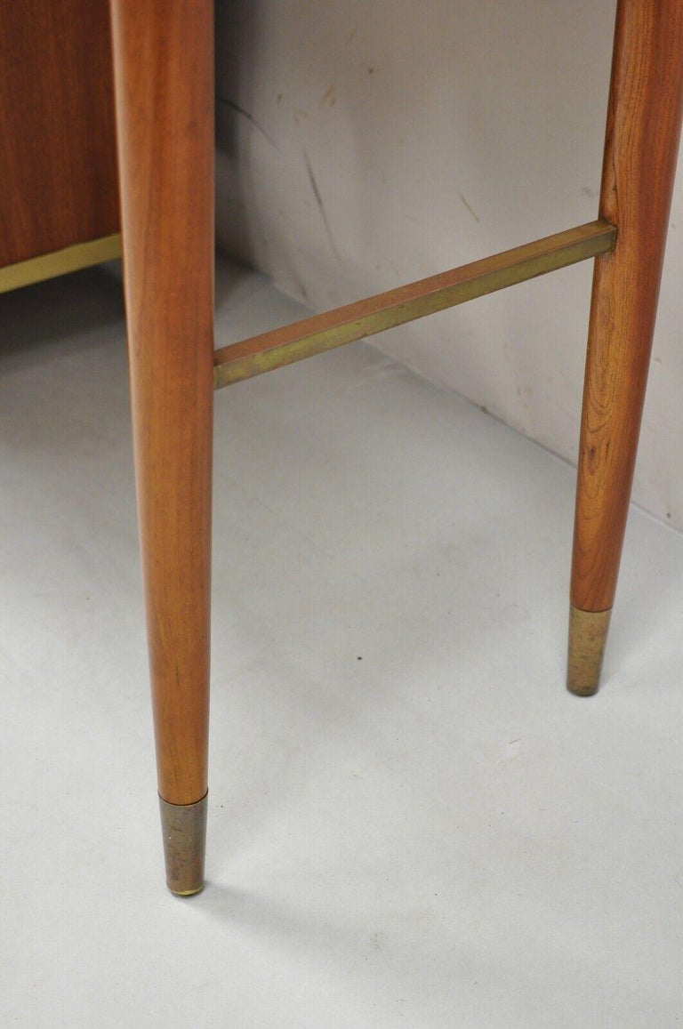 Mid Century Modern Brass Legs and Base Walnut Kneehole Writing Desk Modernist In Good Condition For Sale In Philadelphia, PA