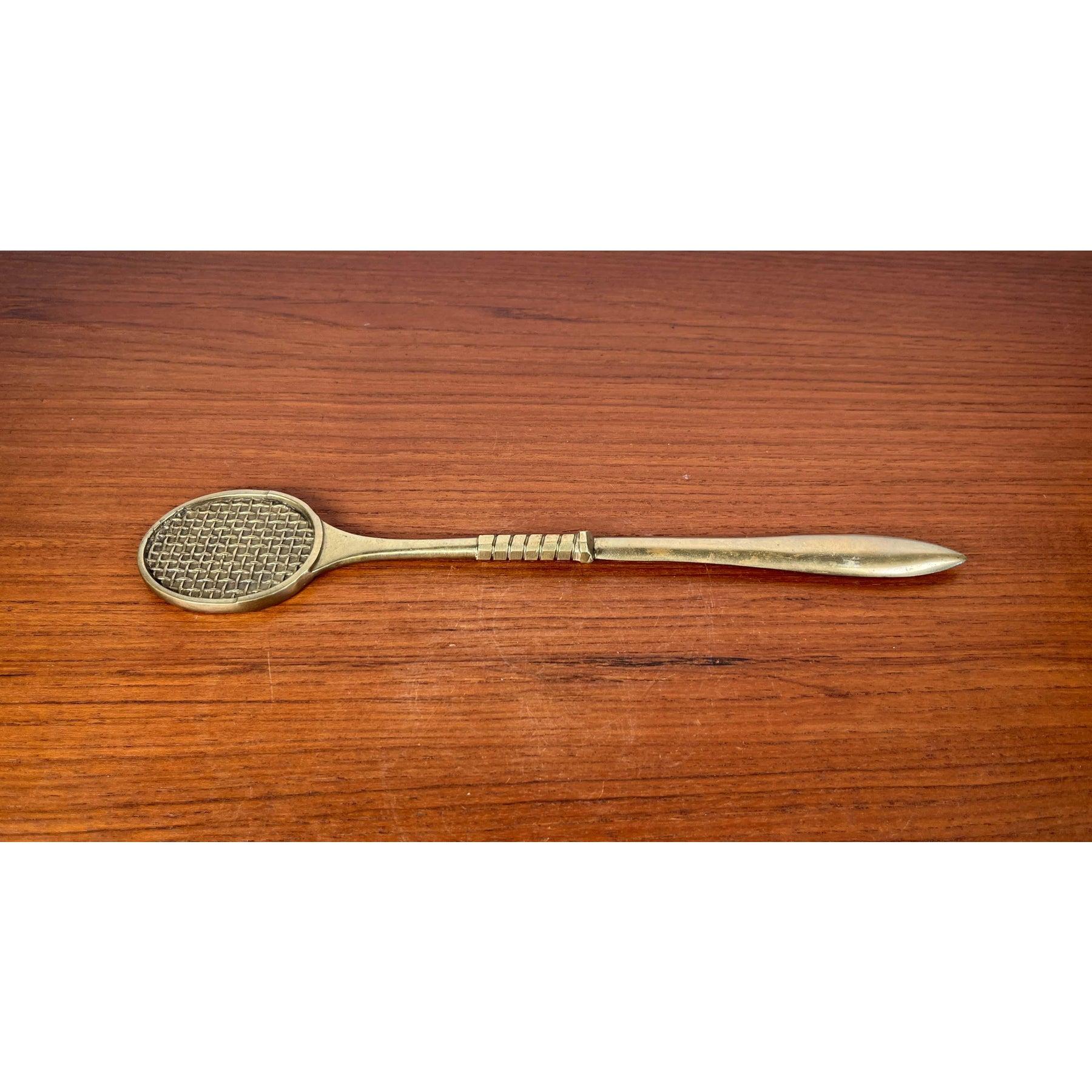 Abrecartas de latón moderno de mediados de siglo con diseño de raqueta de tenis, años 50 en venta 5