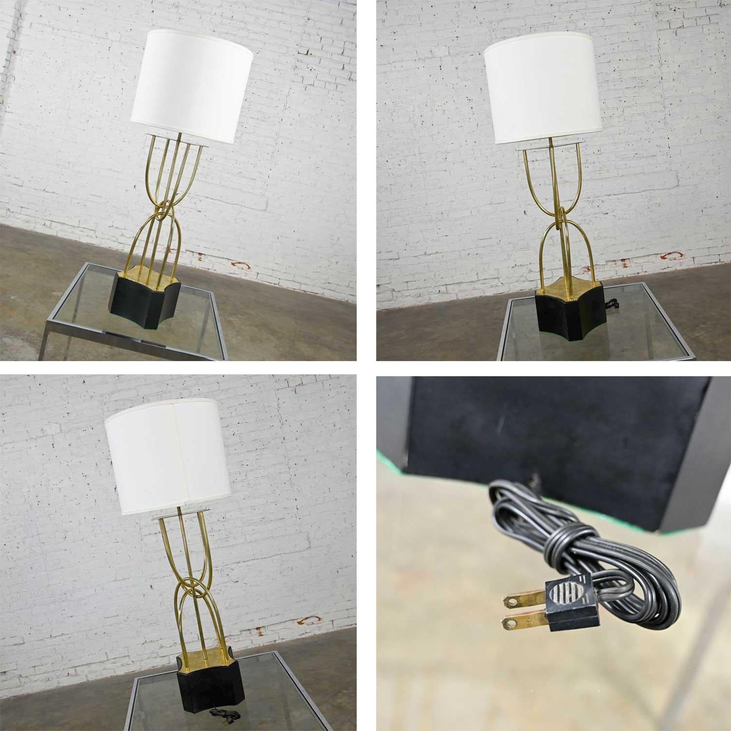 Mid-Century Modern Brass Looped Tube Table Lamp with Shade For Sale 13