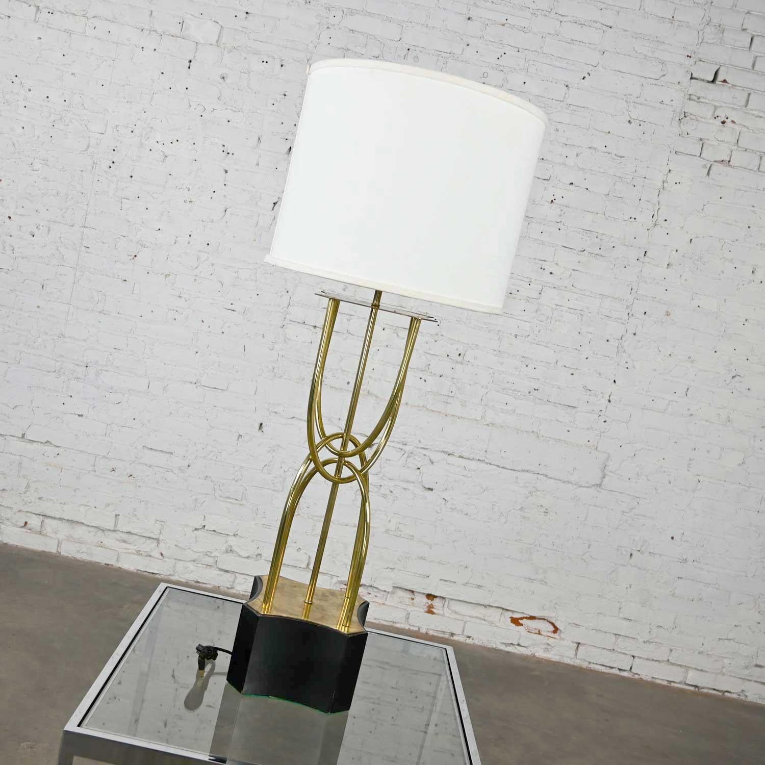 Painted Mid-Century Modern Brass Looped Tube Table Lamp with Shade For Sale