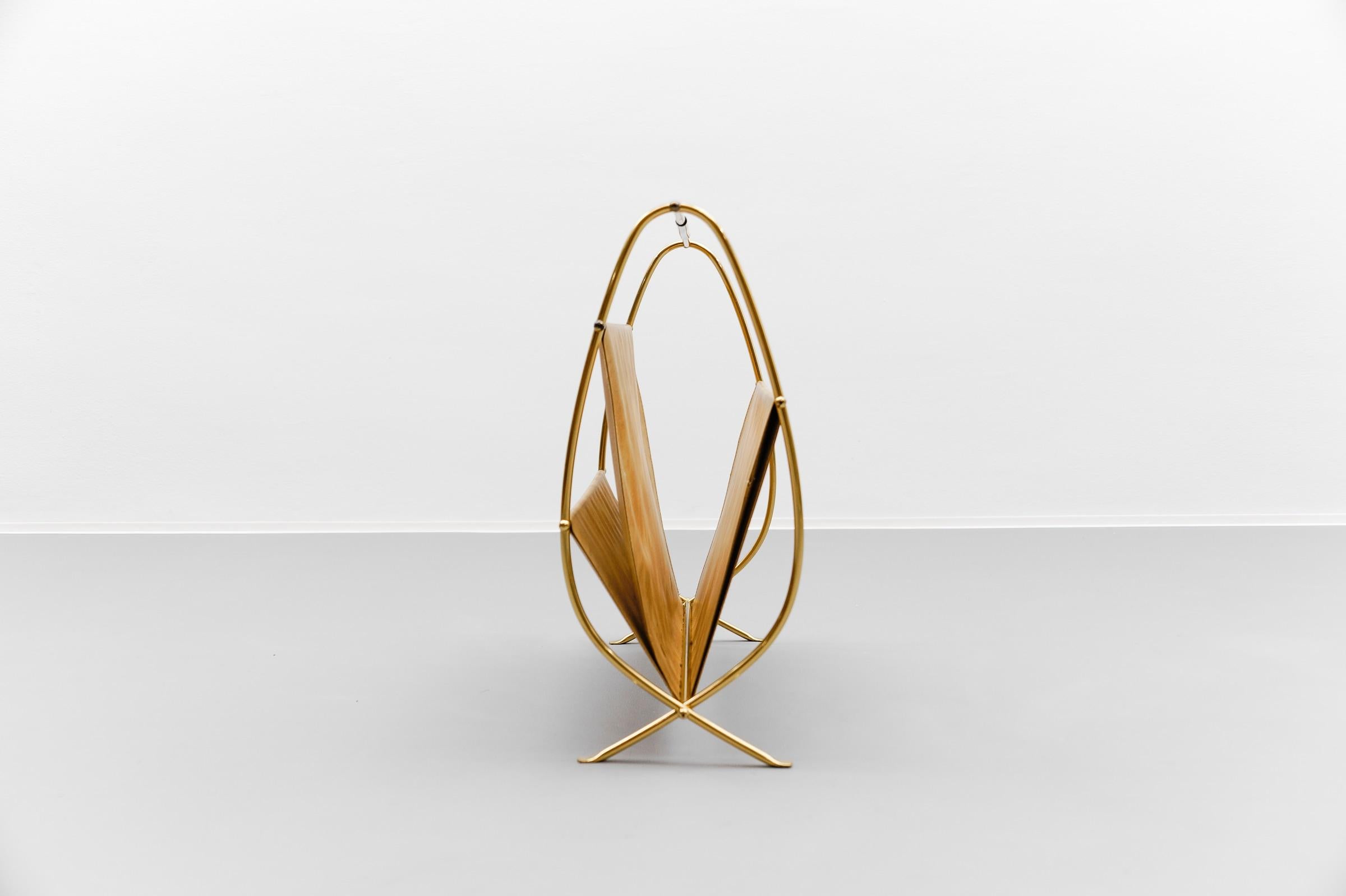 Mid-Century Modern Porte-revues en laiton The Modernity, 1950s Italie en vente