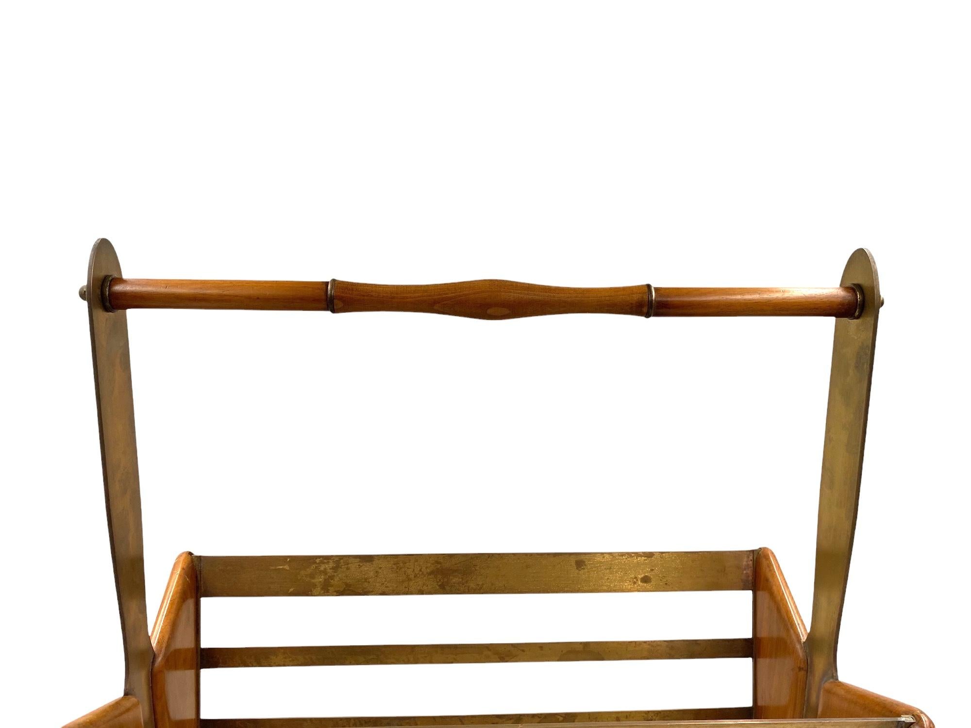 Mid-Century Modern Mid-century Modern brass magazine rack, Ico and Luisa Parisi  Italy 1950 For Sale