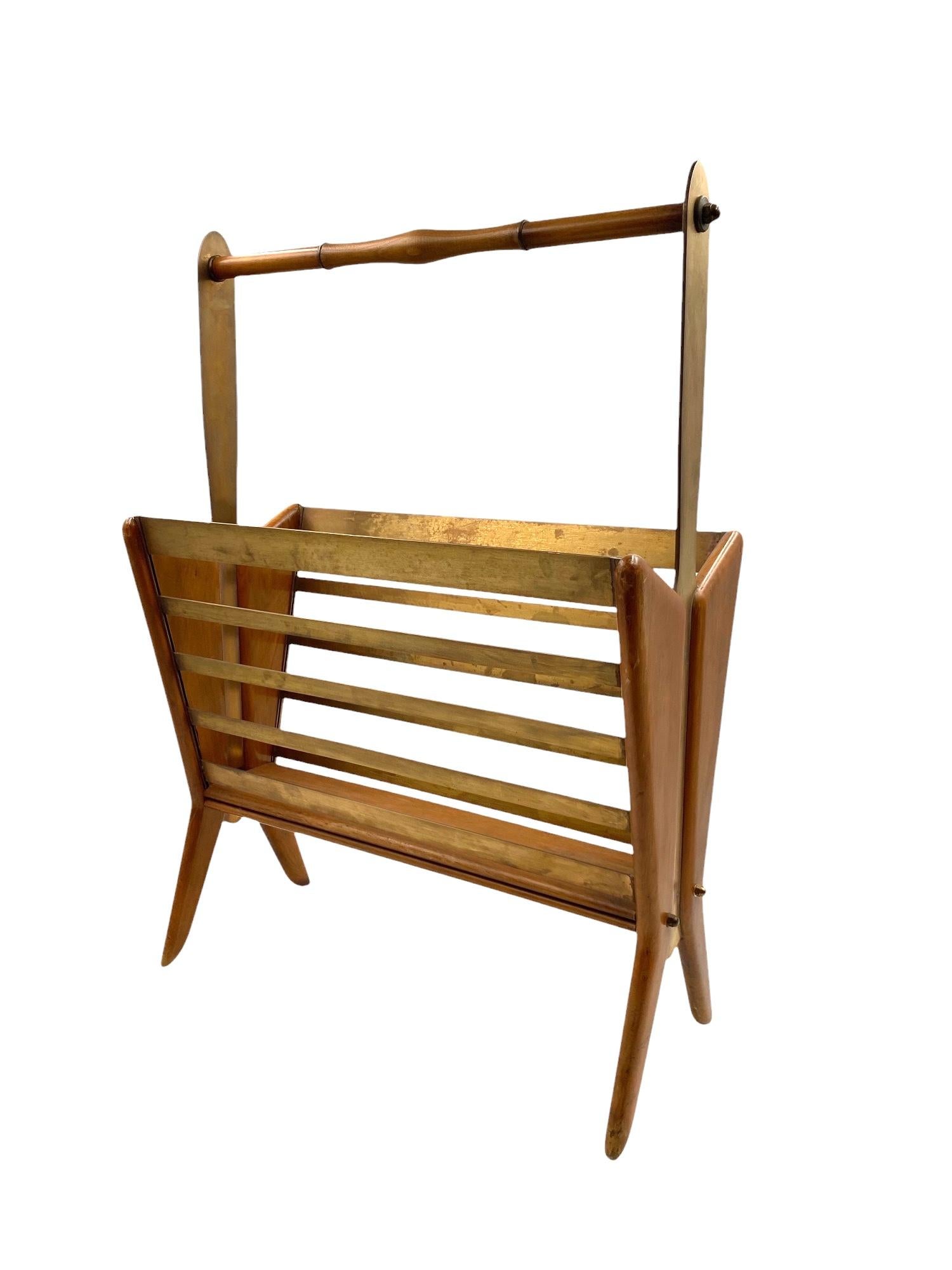 Italian Mid-century Modern brass magazine rack, Ico and Luisa Parisi  Italy 1950 For Sale