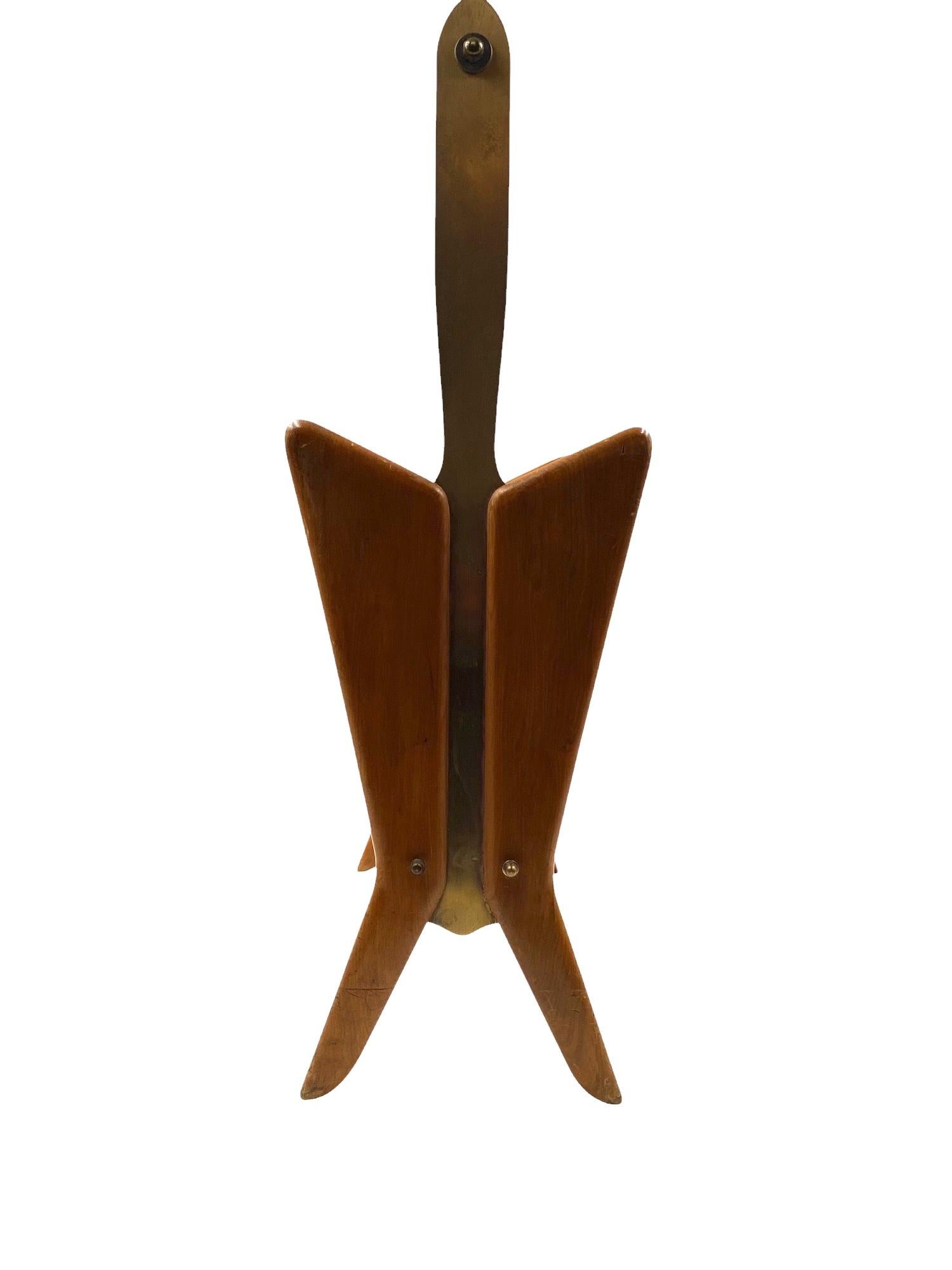 Brass Mid-century Modern brass magazine rack, Ico and Luisa Parisi  Italy 1950 For Sale