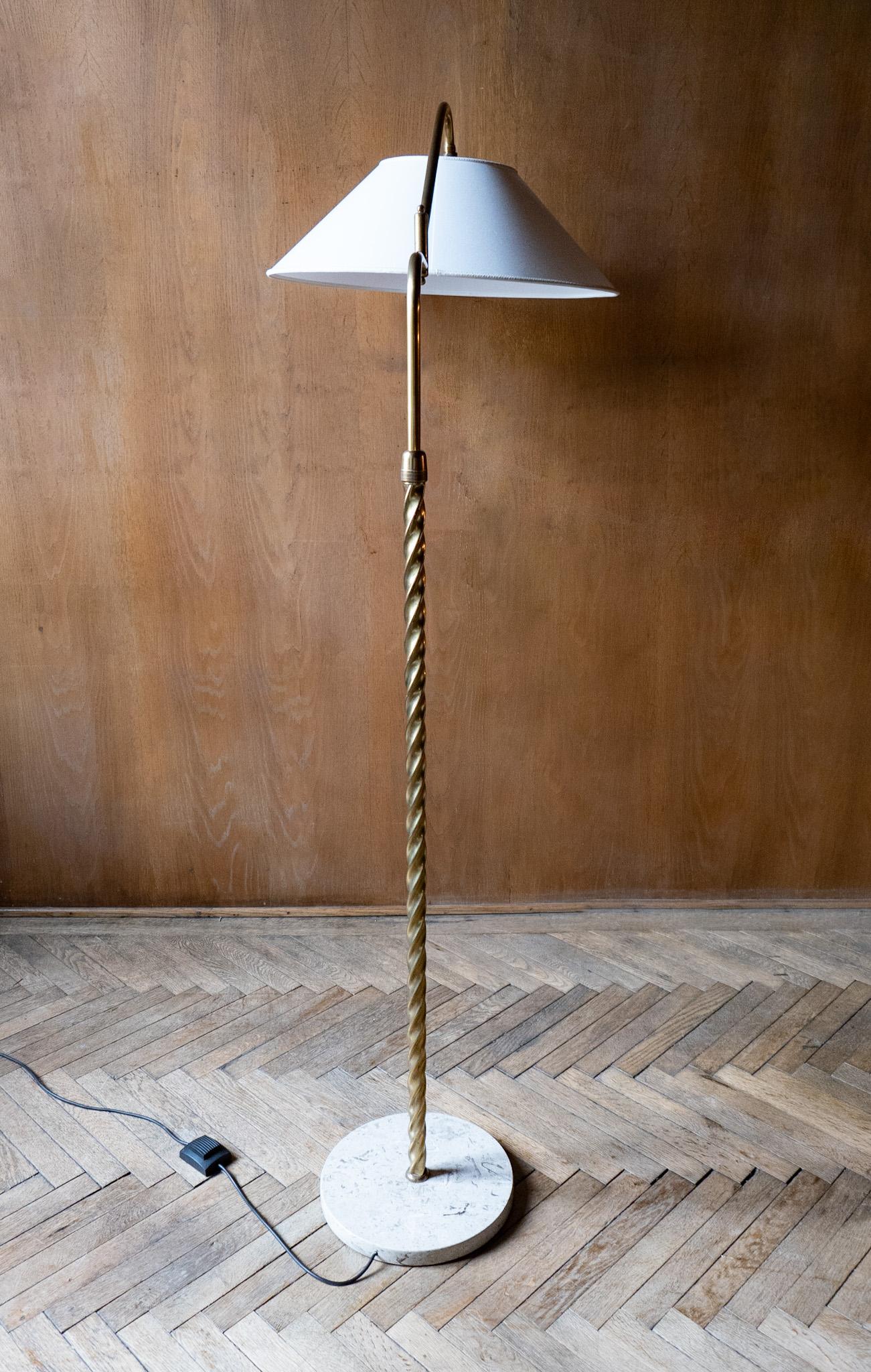 Mid Century Modern Brass Marble Adjustable Arm Floor Lamp, Italy 1950s In Good Condition For Sale In Vienna, AT