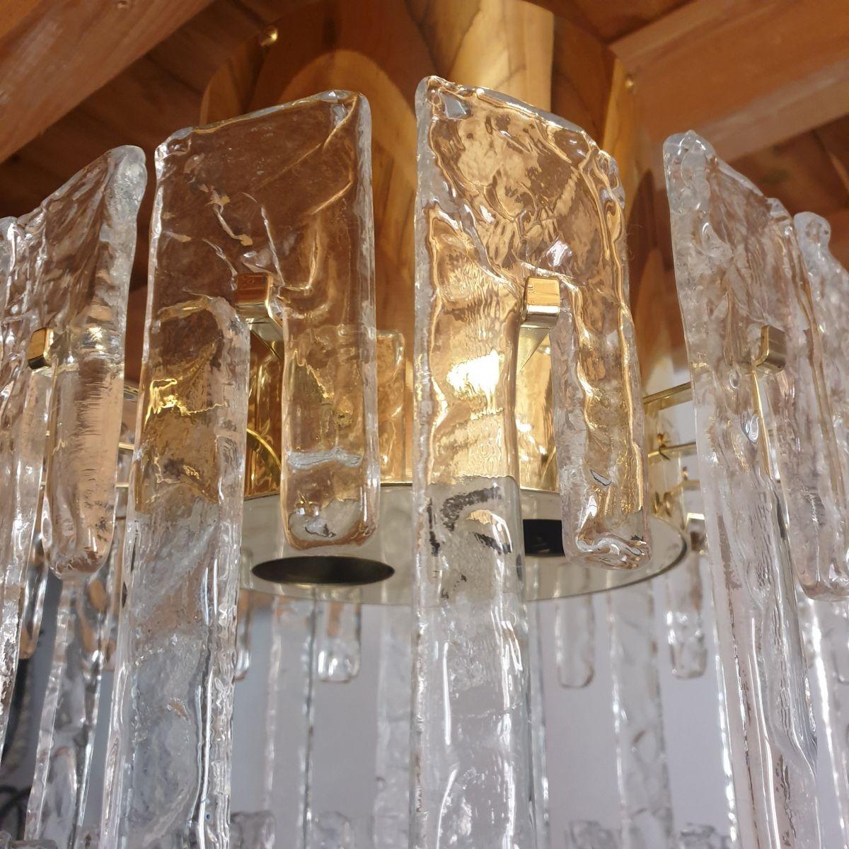 Brass Mid-Century brass-Murano glass chandelier, Mazzega For Sale