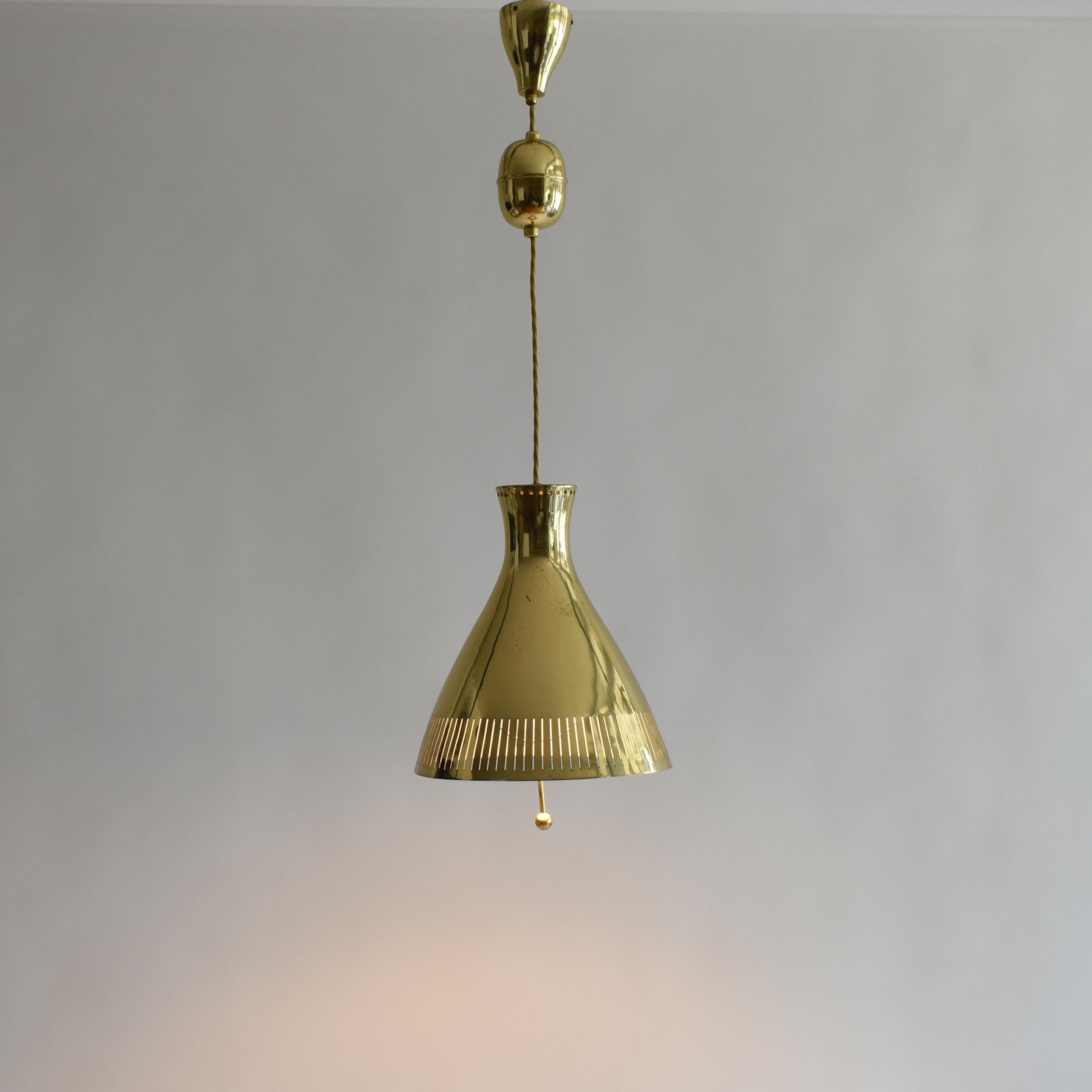 Mid-Century Modern Brass Pendant Lamp by Vereinigte Werkstätten 1960s Germany In Fair Condition For Sale In Le Grand-Saconnex, CH