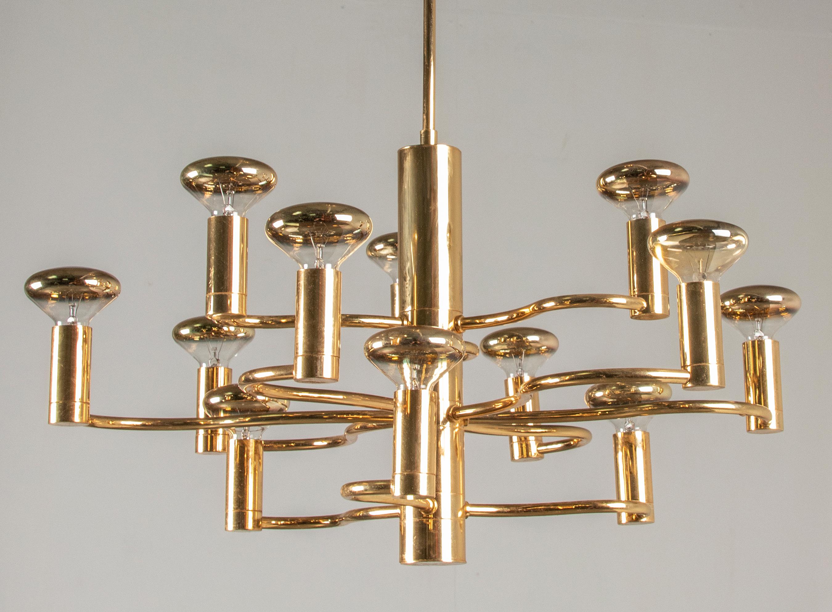 Lampada a sospensione in ottone moderna di metà secolo progettata da Massive in vendita 4