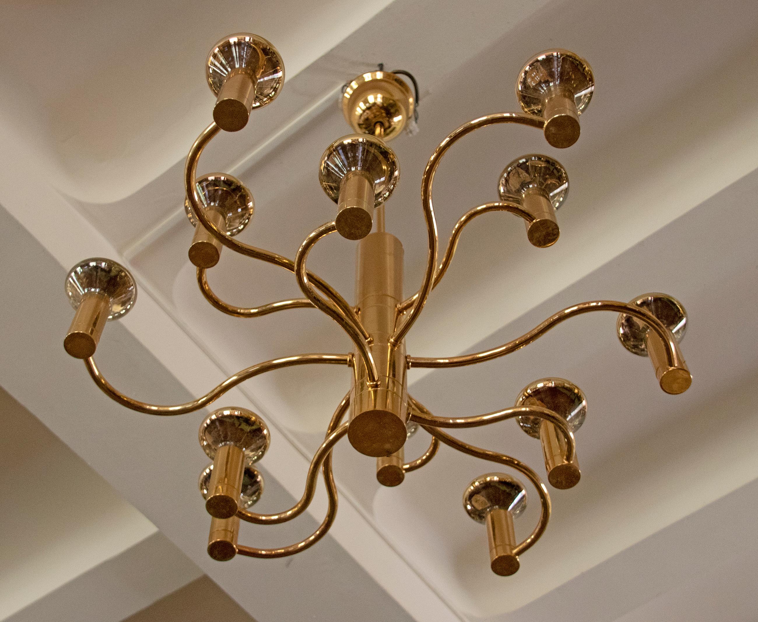 Lampada a sospensione in ottone moderna di metà secolo progettata da Massive in vendita 11