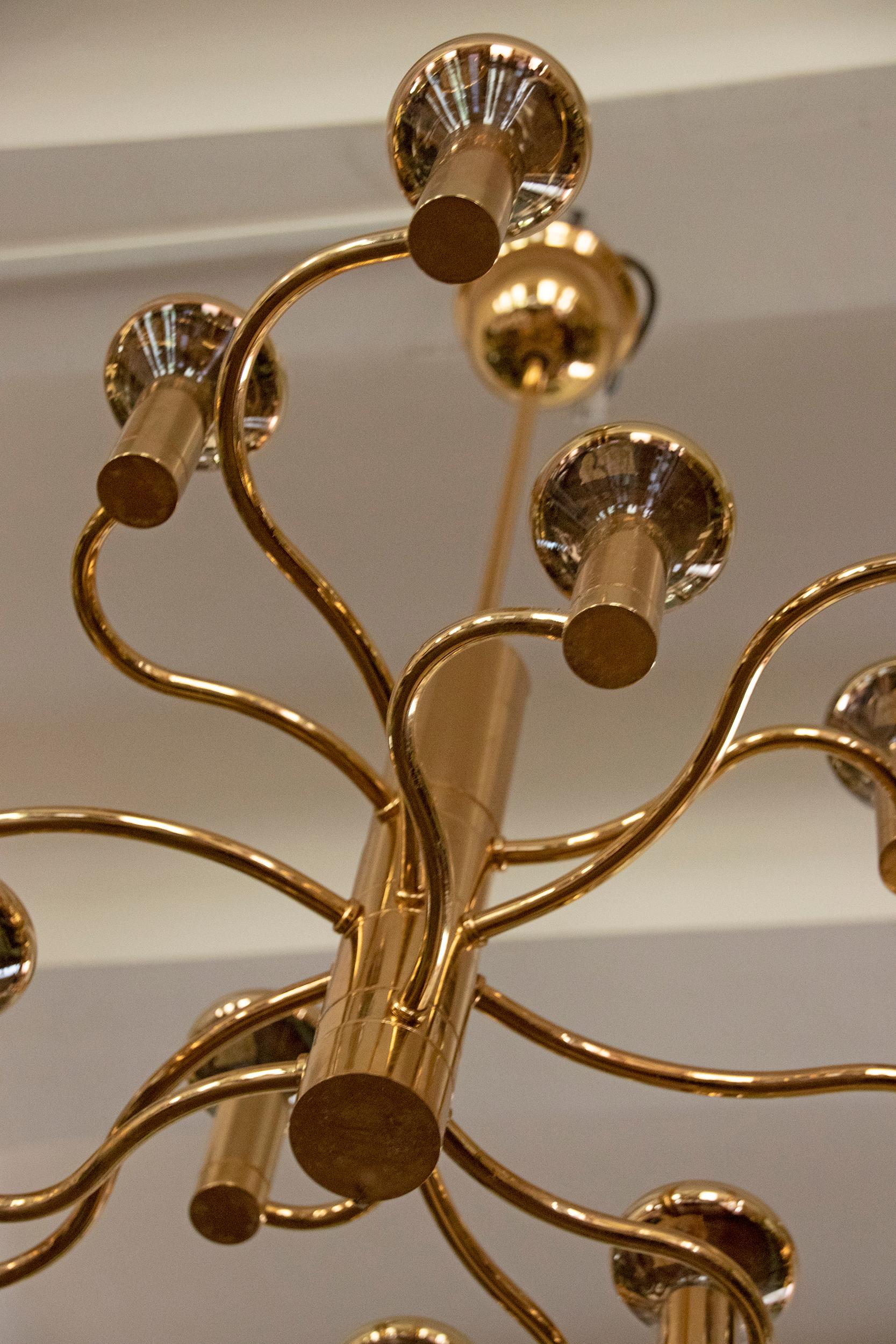 Lampada a sospensione in ottone moderna di metà secolo progettata da Massive in vendita 12