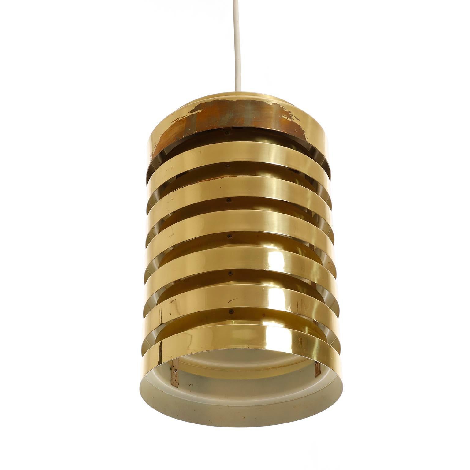 Mid-Century Modern Brass Pendant Light T487, Hans-Agne Jakobsson Markaryd, 1960s In Good Condition For Sale In Hausmannstätten, AT