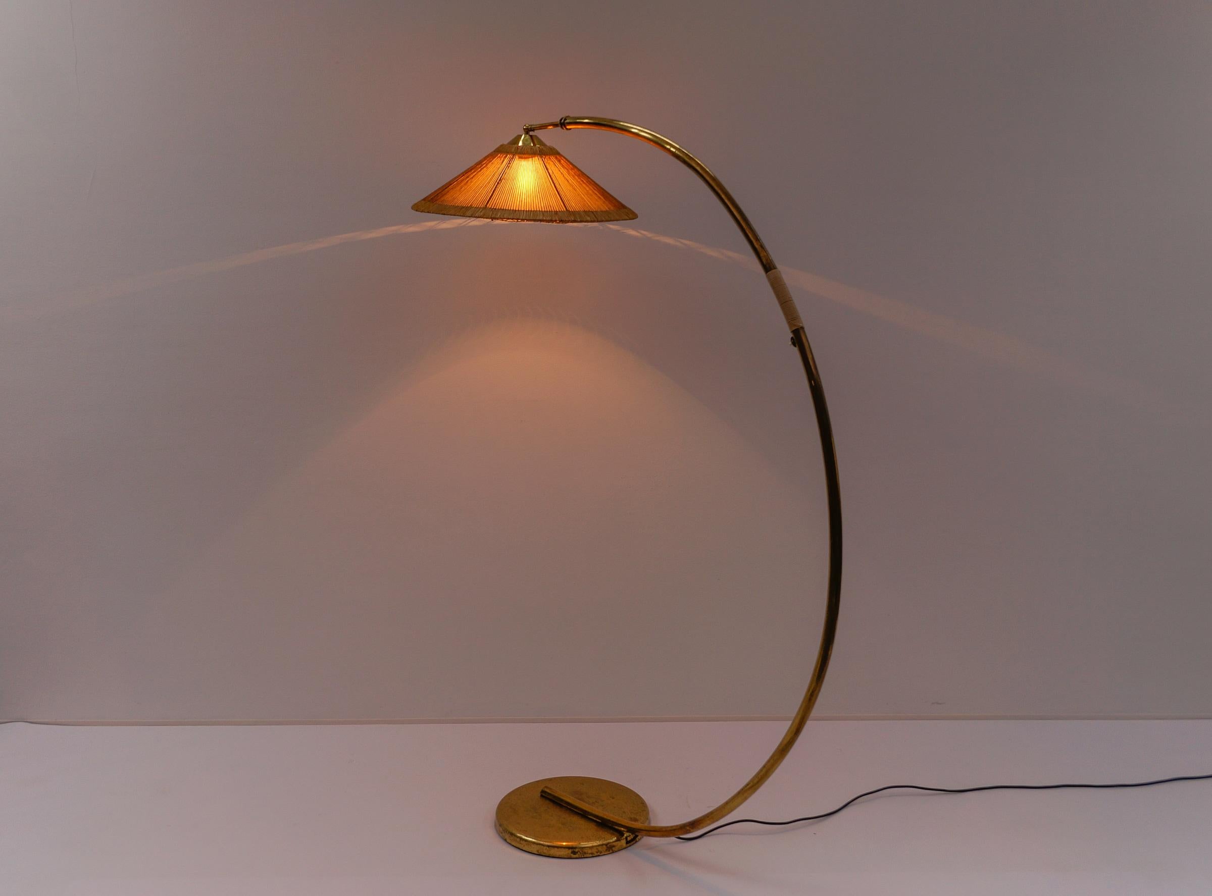 Mid-Century Modern Brass & Rattan Arc Floor Lamp, Italy 1950s For Sale 4