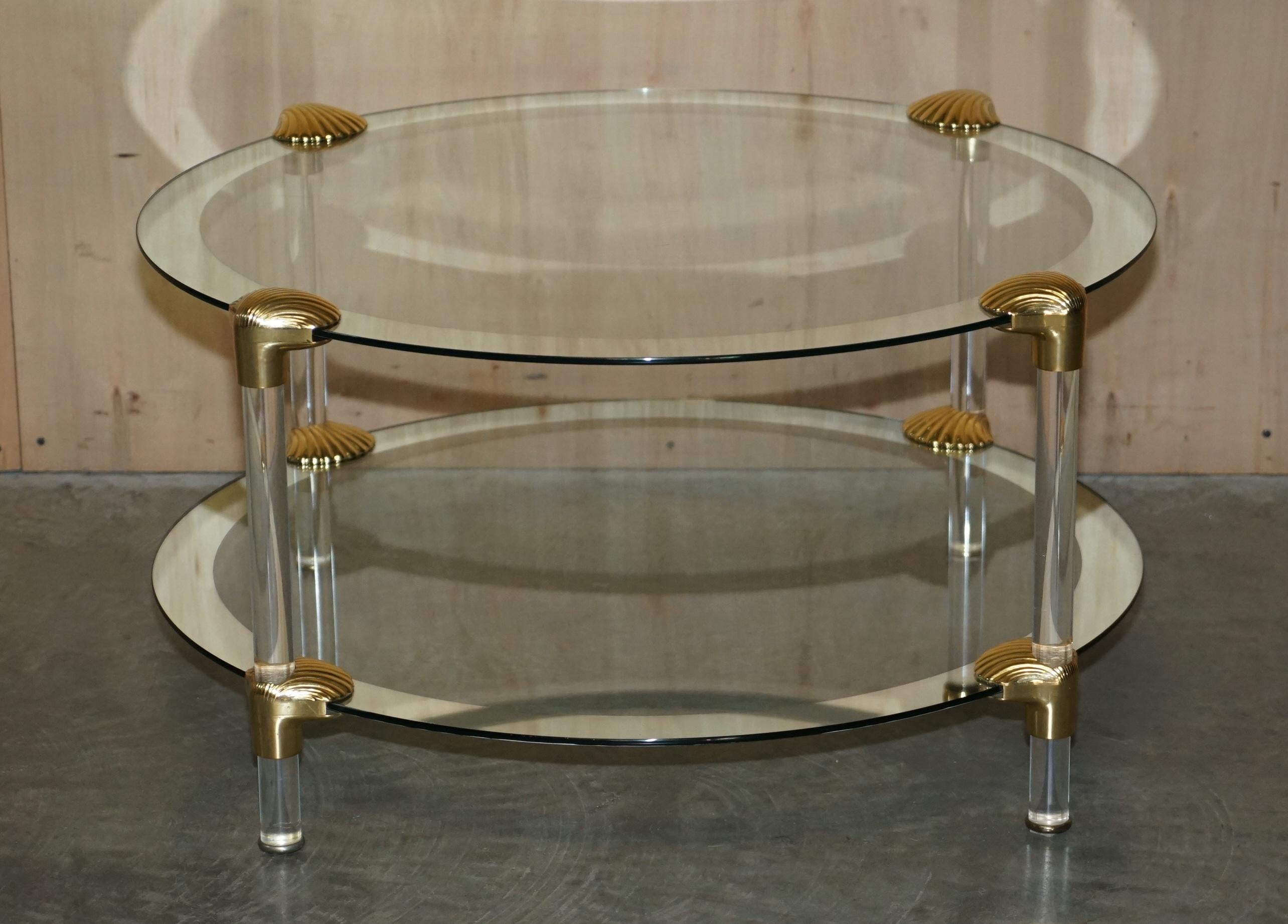 MID CENTURY MODERN BRASS & SILVERED GLASS SHELL MOUNTED TWO TiER COFFEE TABLE For Sale 8