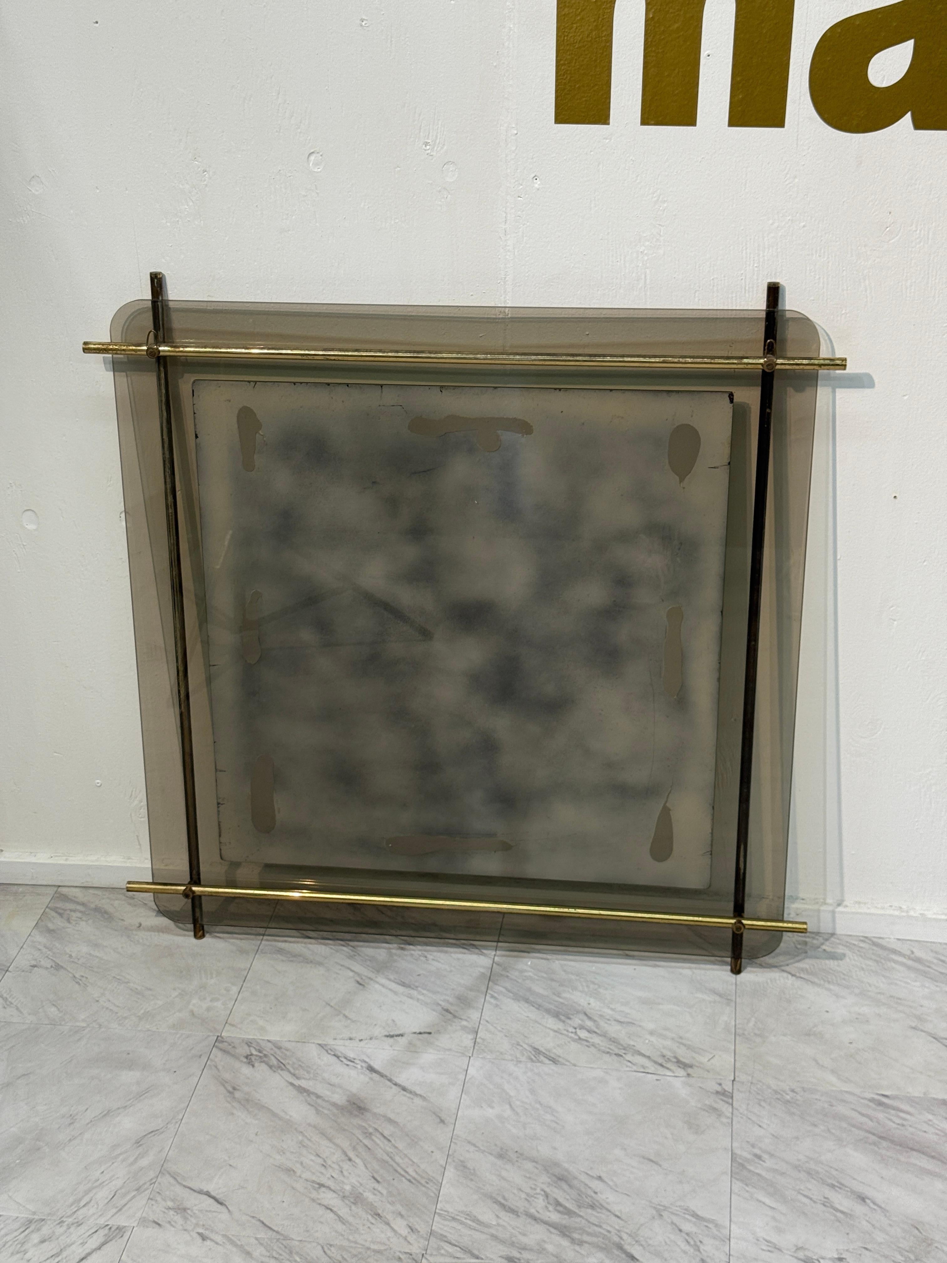 Mid-Century Modern Messing & Rauchglas Wandspiegel 1970er (Spiegel) im Angebot