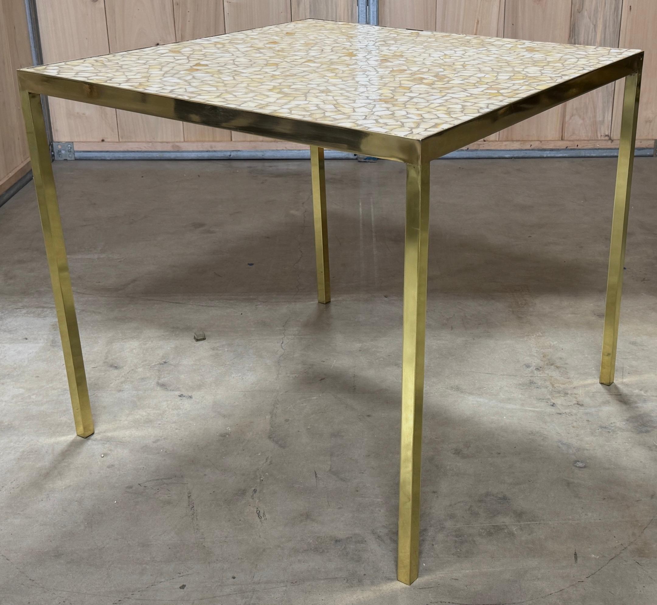 Américain Table de jeu moderne du milieu du siècle dernier en laiton et verre teinté incrusté, de Morris Lapidus en vente
