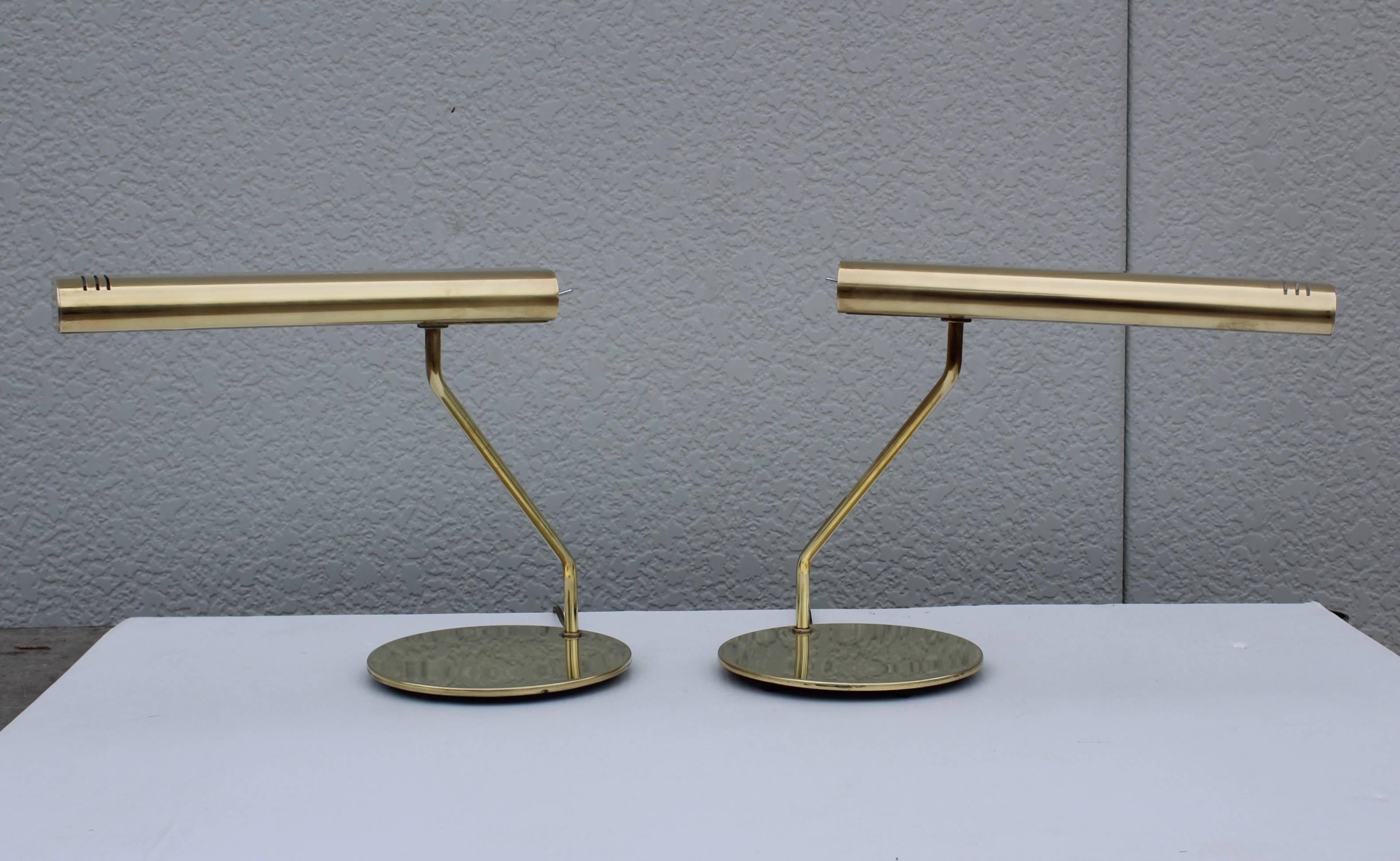 Mid-Century Modern Brass Swivel Table Lamps In Good Condition In New York, NY