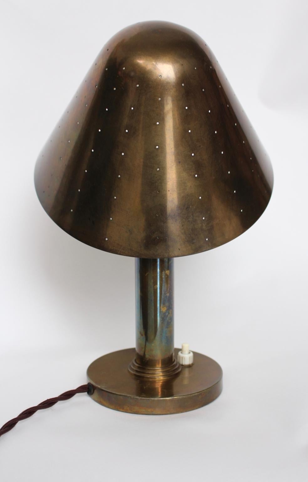 Mid-Century Modern Brass Table Lamp by Carl Axel Acking Attributed, 1940s Sweden In Good Condition In Vienna, AT
