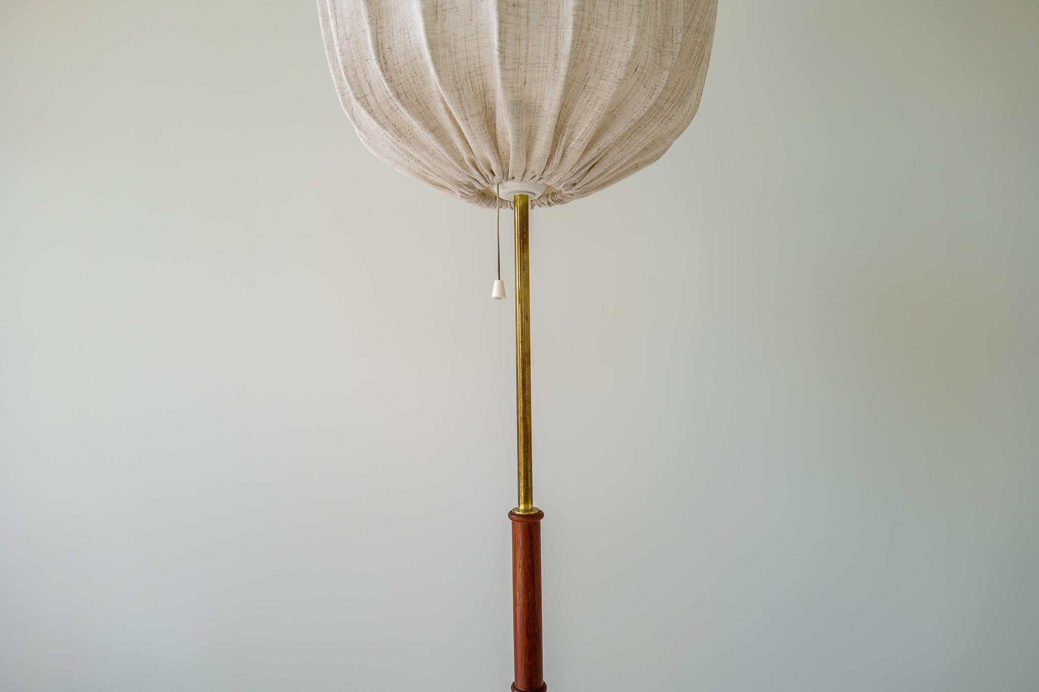 Mid-Century Modern Brass Teak Floor Lamp Falkenbergs Belysning, Sweden For Sale 1