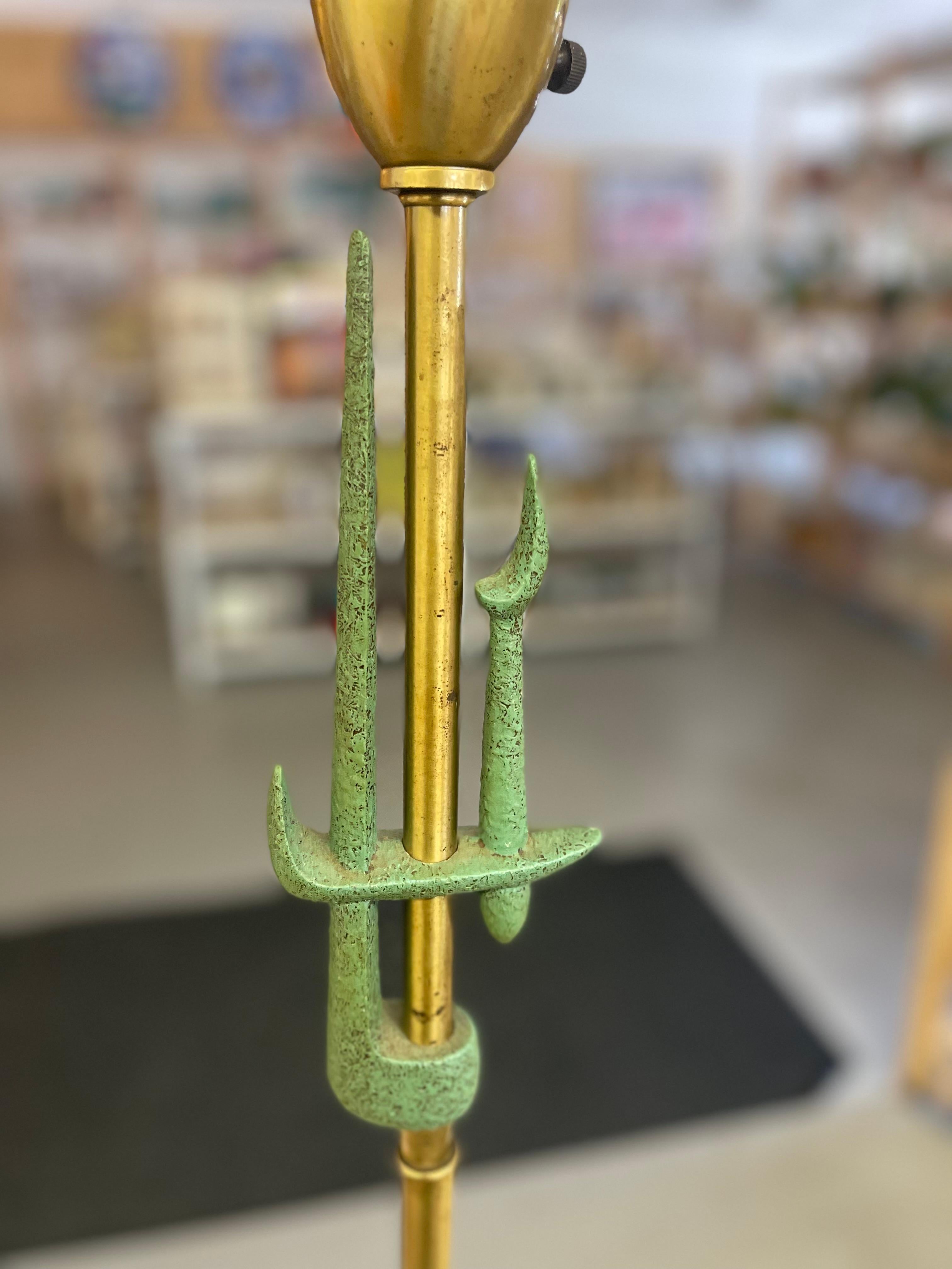 Mid-Century Modern Brass Toned Torchiere Floor Lamp with ribbed glass diffuser. For Sale 4