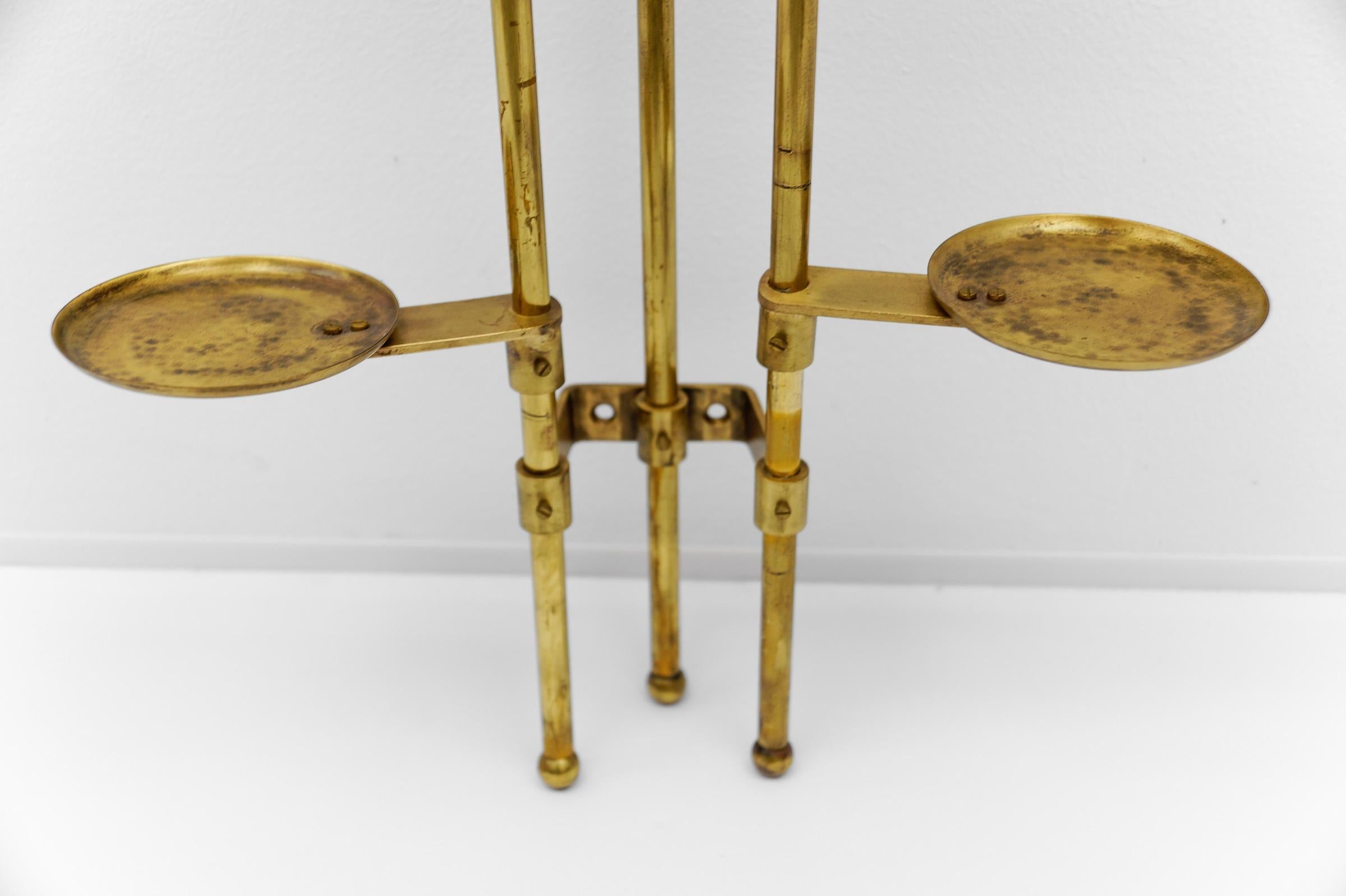 Étagère murale en acier tubulaire et laiton The Moderns, 1950s en vente 3