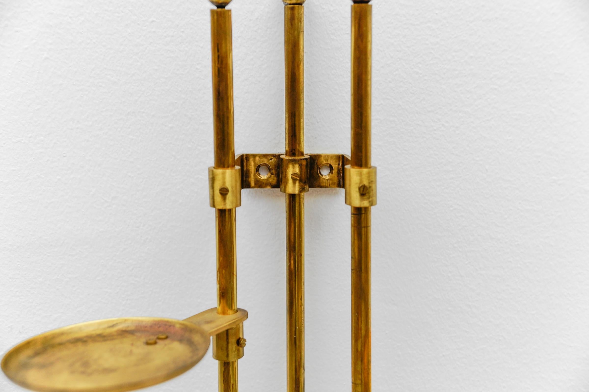 Étagère murale en acier tubulaire et laiton The Moderns, 1950s en vente 2