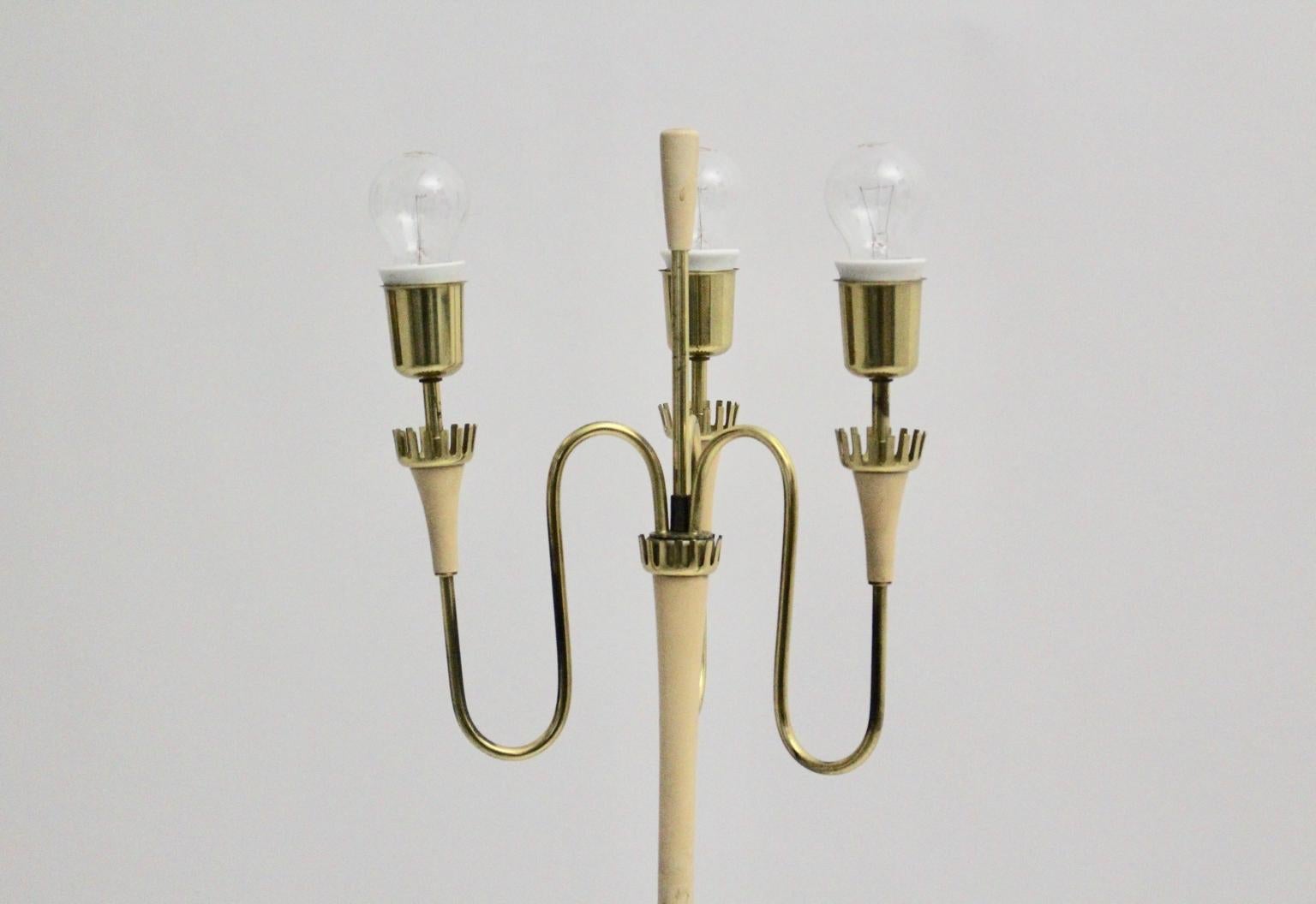 Mid-Century Modern Brass White Vintage Floor Lamp Style Gio Ponti, 1940s, Italy For Sale 8