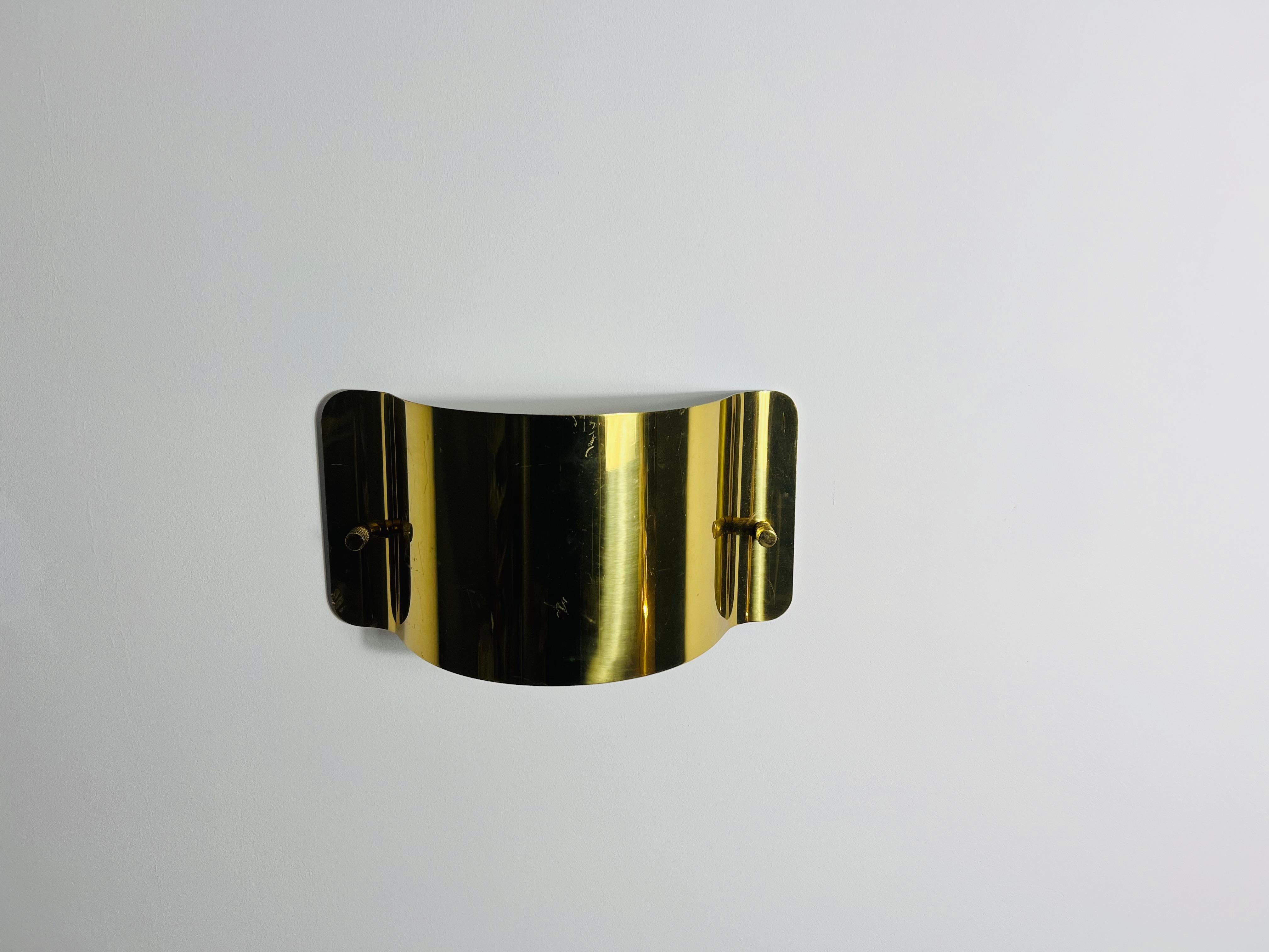 Lampada da parete in ottone della modernità di metà secolo, Italia, anni '60 In condizioni discrete in vendita a Hagenbach, DE