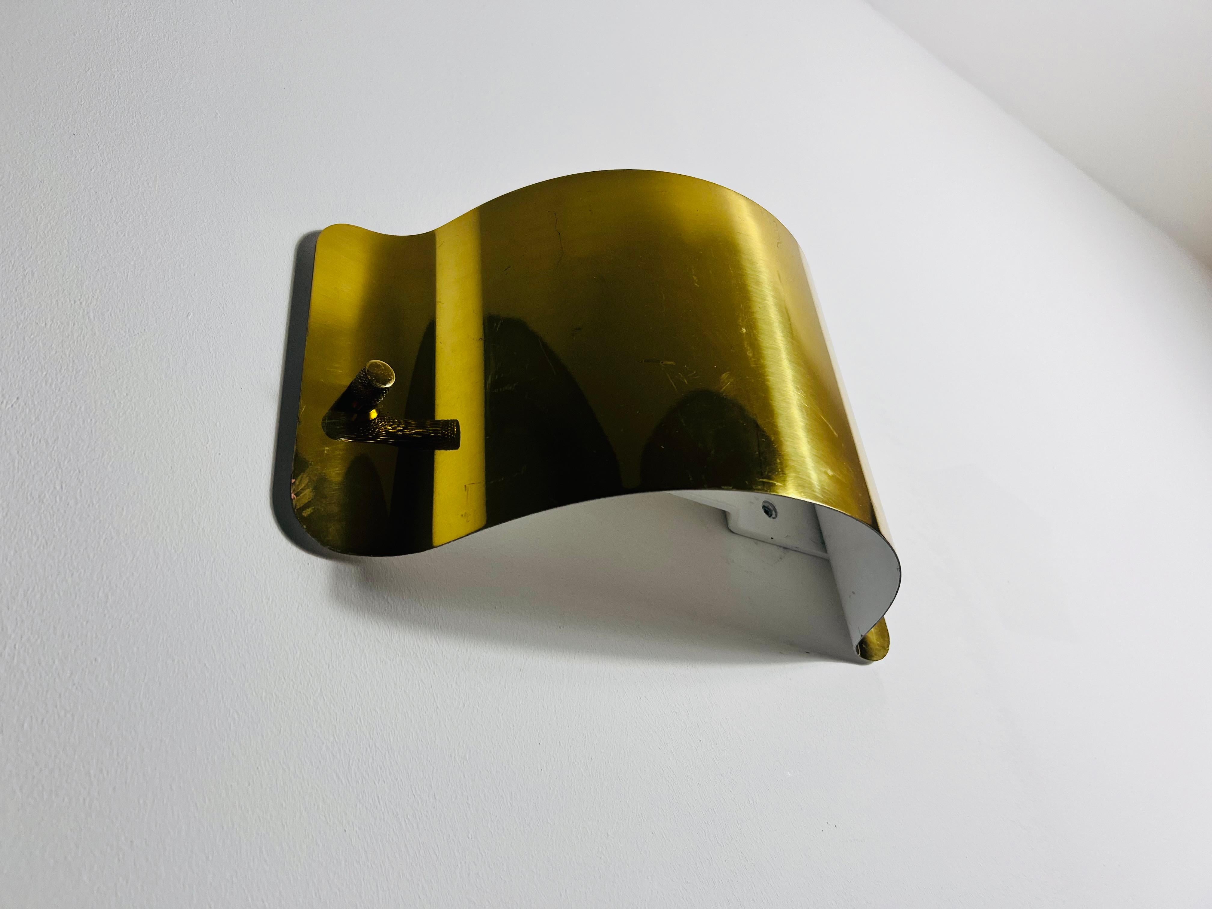 Lampada da parete in ottone della modernità di metà secolo, Italia, anni '60 in vendita 1