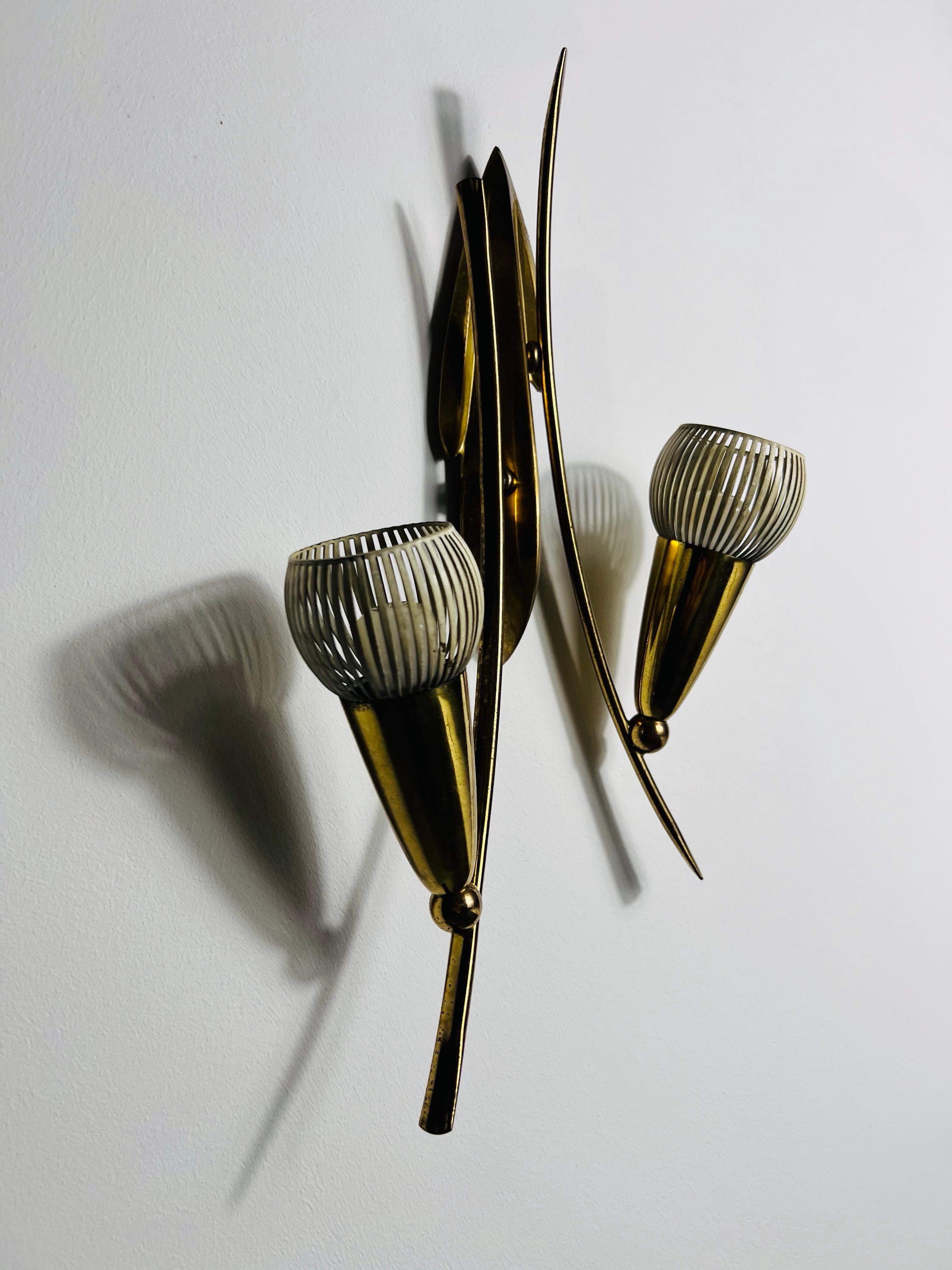Lampada da parete in ottone della modernità di metà secolo, Italia, anni '60 in vendita 2