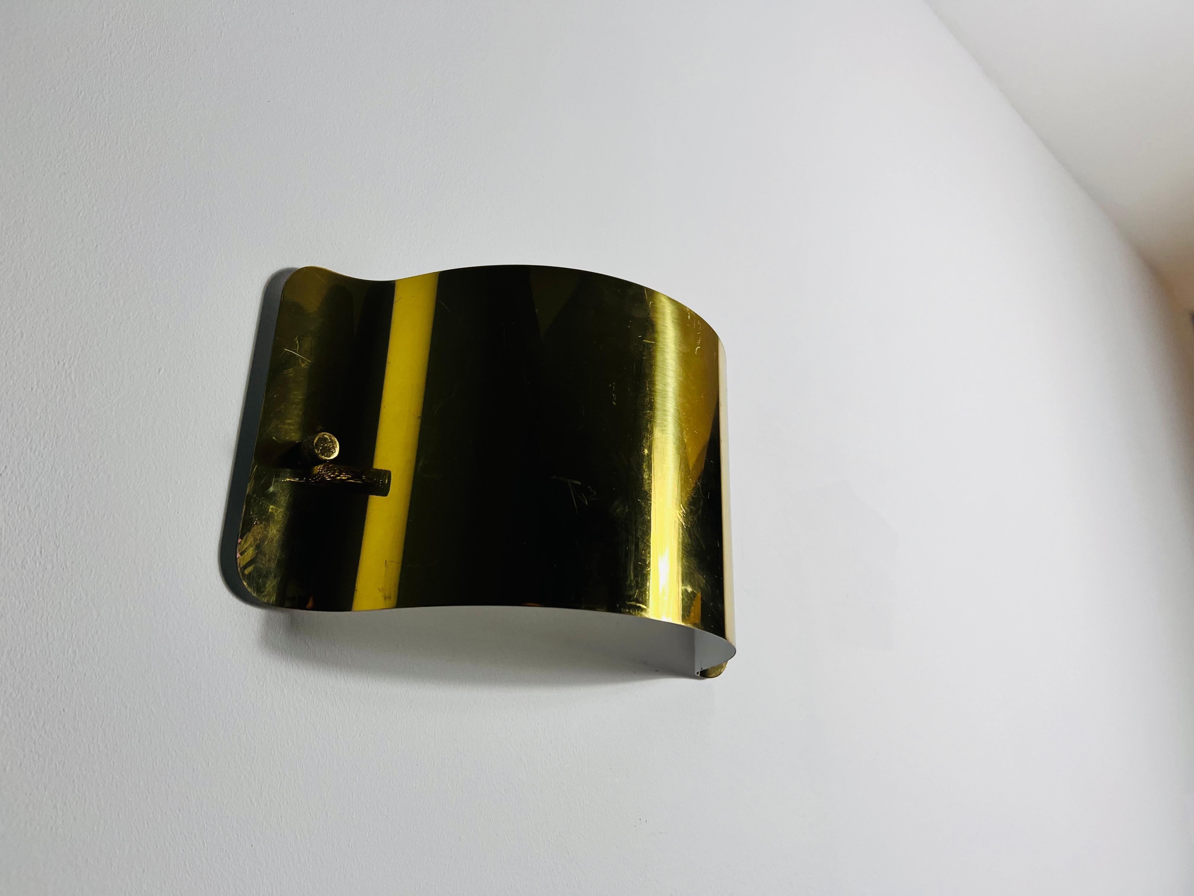 Lampada da parete in ottone della modernità di metà secolo, Italia, anni '60 in vendita 2