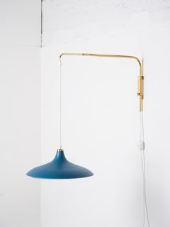 Applique da parete in ottone con paralume dipinto, Valinte, Finlandia, 1960