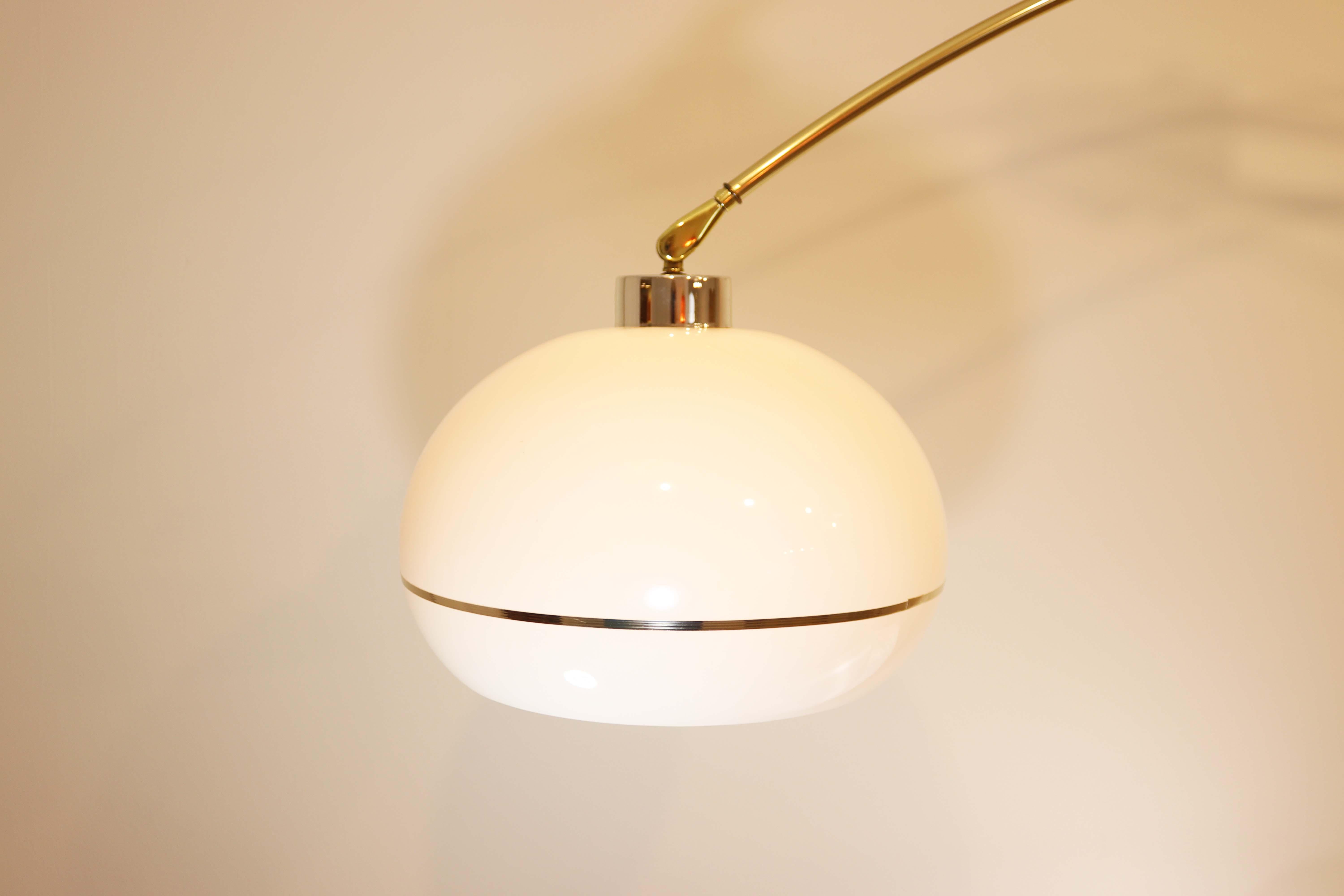 Late 20th Century Mid-Century Modern Brass & Walnut Arc Lamp by Nova California