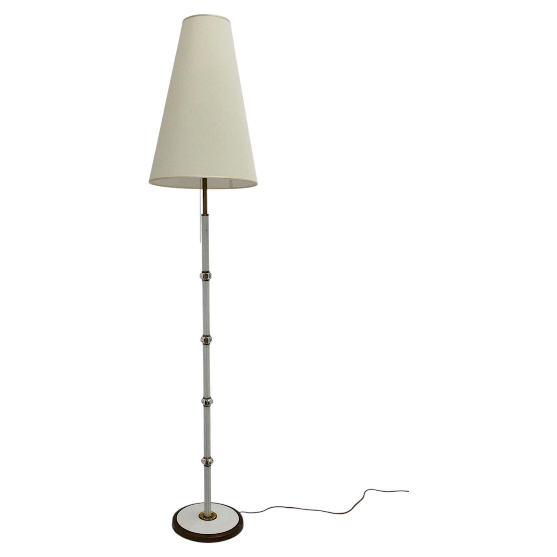 Lampada da terra in ottone e bianco, design italiano anni '40, metà del secolo scorso