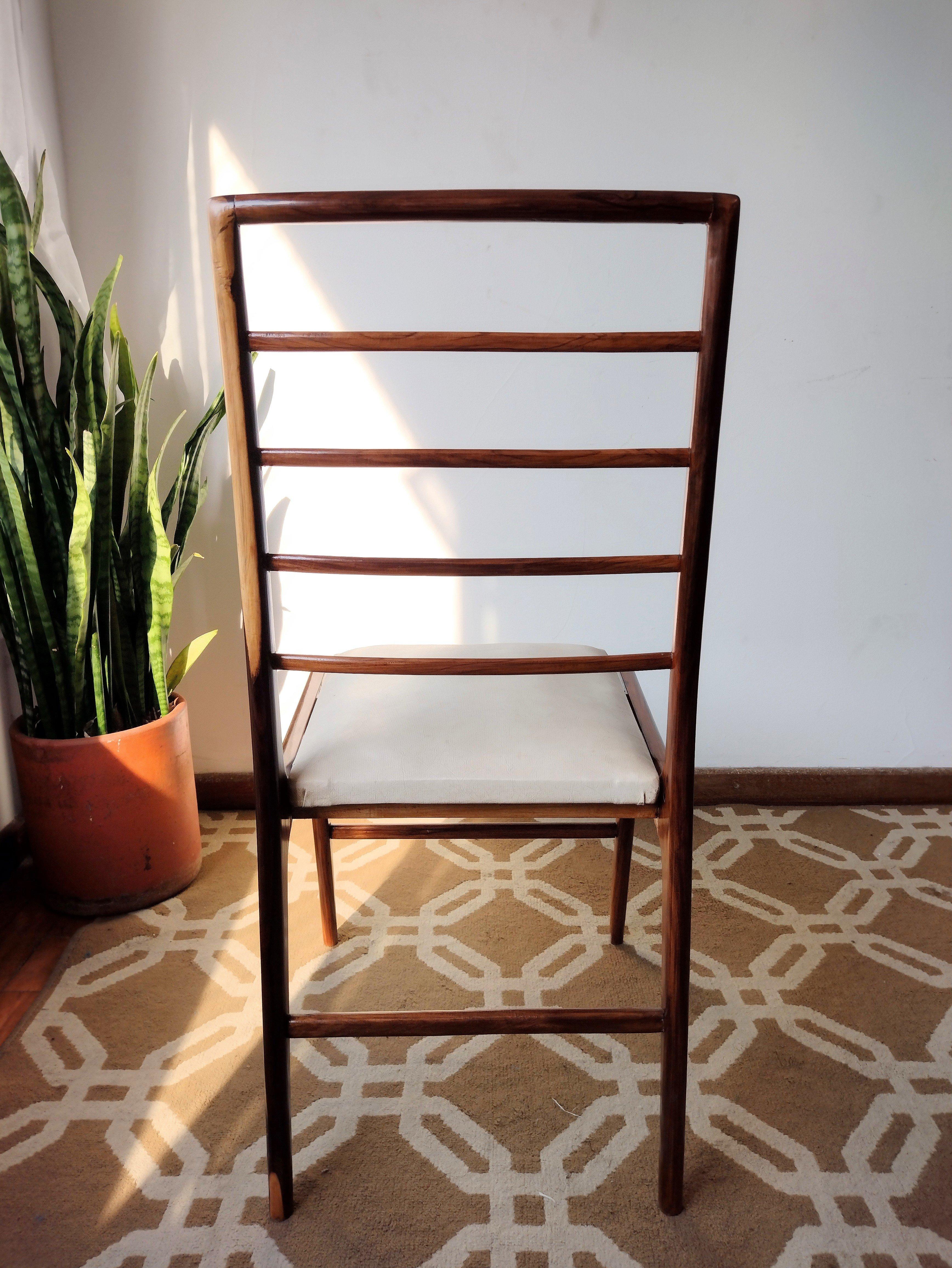 Mid-Century Modern Brazilian Chairs in Noble Wood, Set of 4 In Good Condition For Sale In SAO PAULO, BR