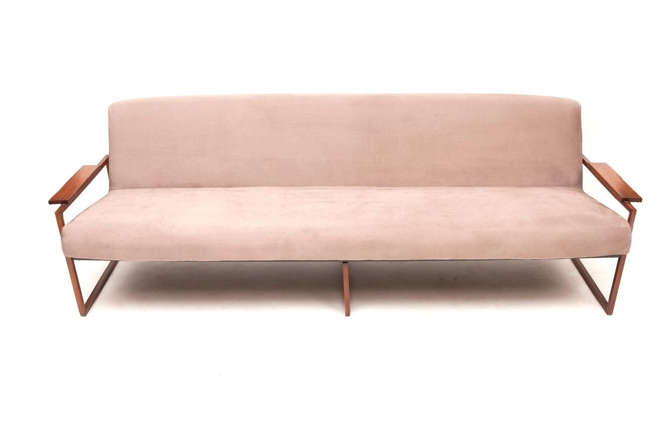 Mid-Century Modern Ultrasuede Brazilian Sofa by Percival Lafer, Brazil 1960s In Good Condition In Deerfield Beach, FL