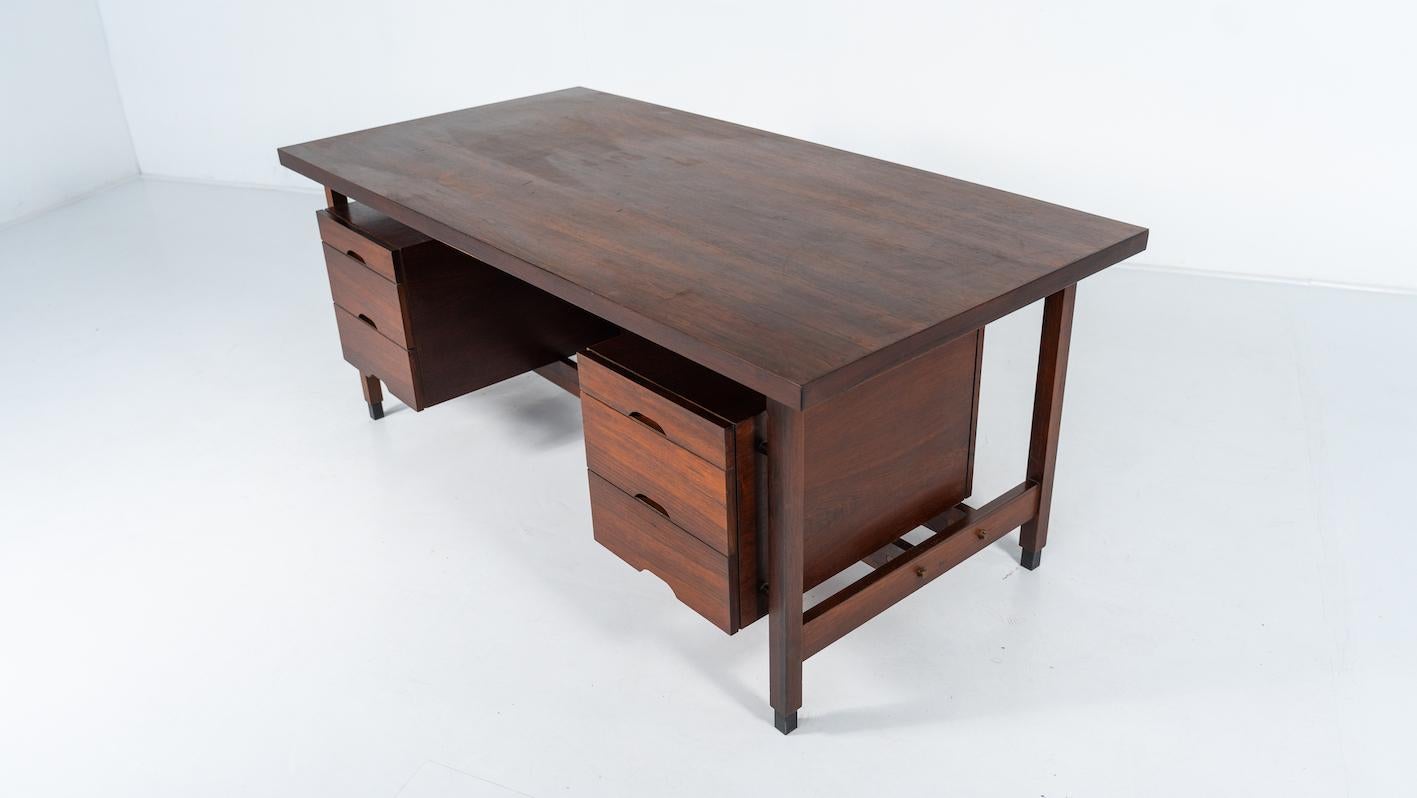 Mid-Century Modern Desk by Sergio Rodrigues, Brazil, 1960s In Good Condition For Sale In Brussels, BE