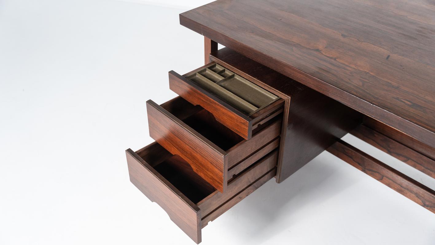 MY MODERN-Schreibtisch von Sergio Rodrigues, Brasilien, 1960er Jahre (Holz) im Angebot