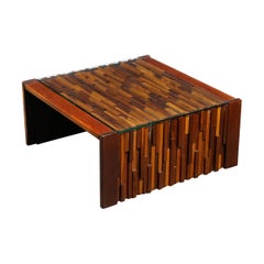 Mesa Cocktail Moderna de Mediados de Siglo de Caoba Brasileña y Cristal de Percival Lafer