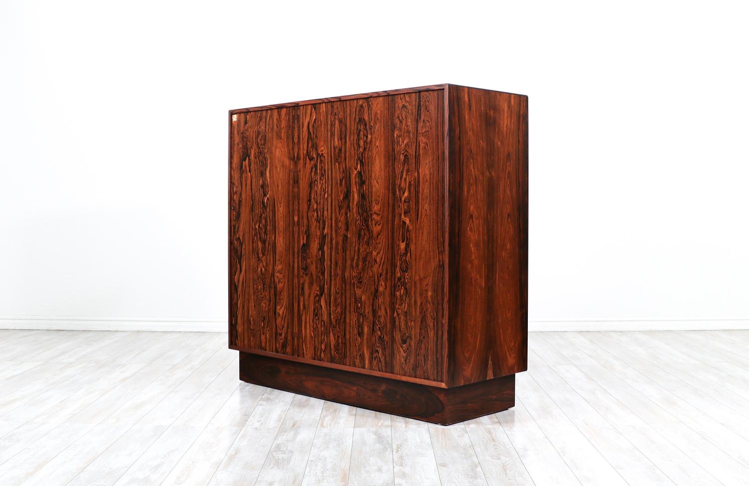 Wood Mid-Century Modern Brazilian Rosewood Bachelor Chest of Drawers 